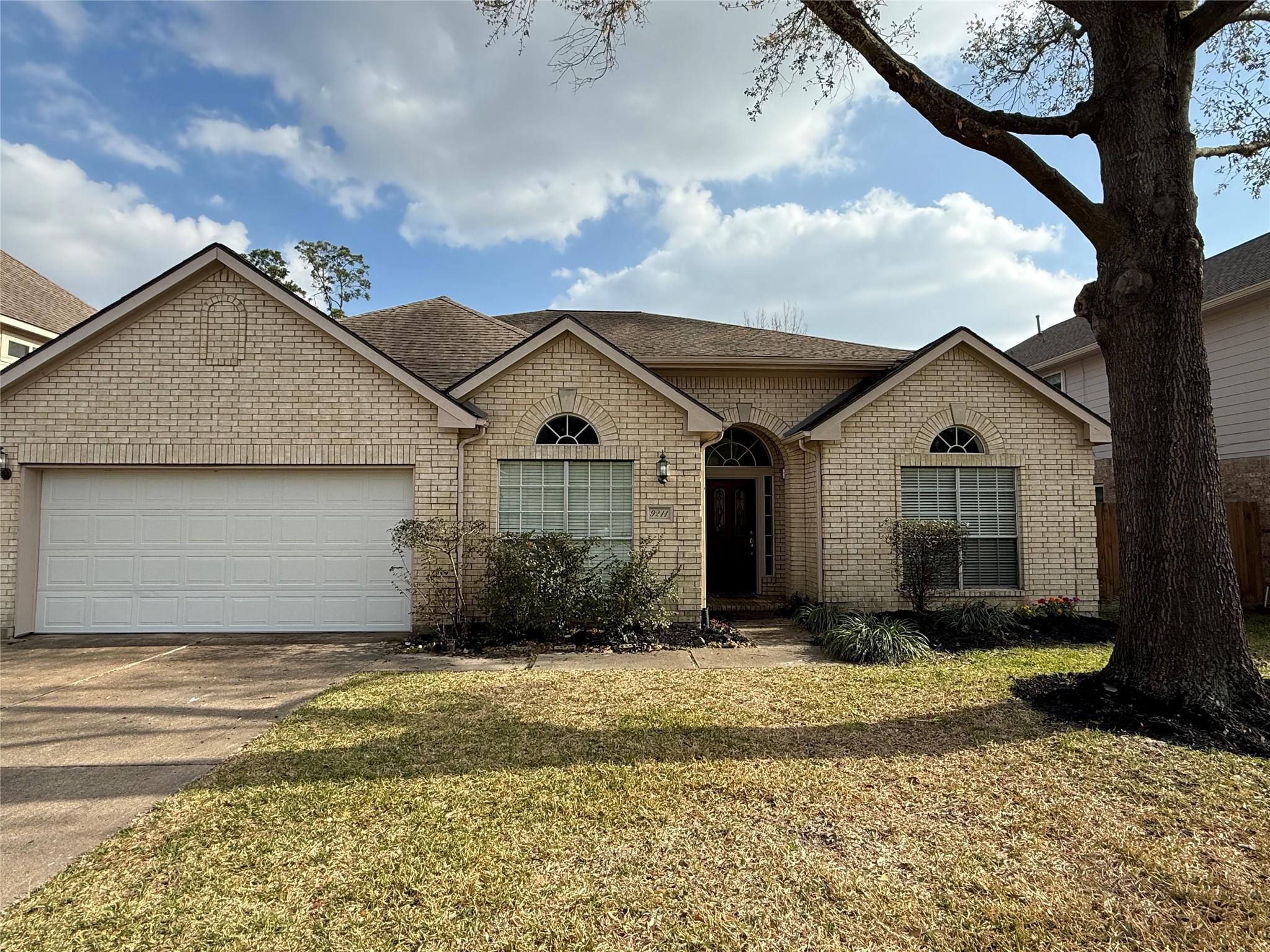 9211 Memorial Hills Drive