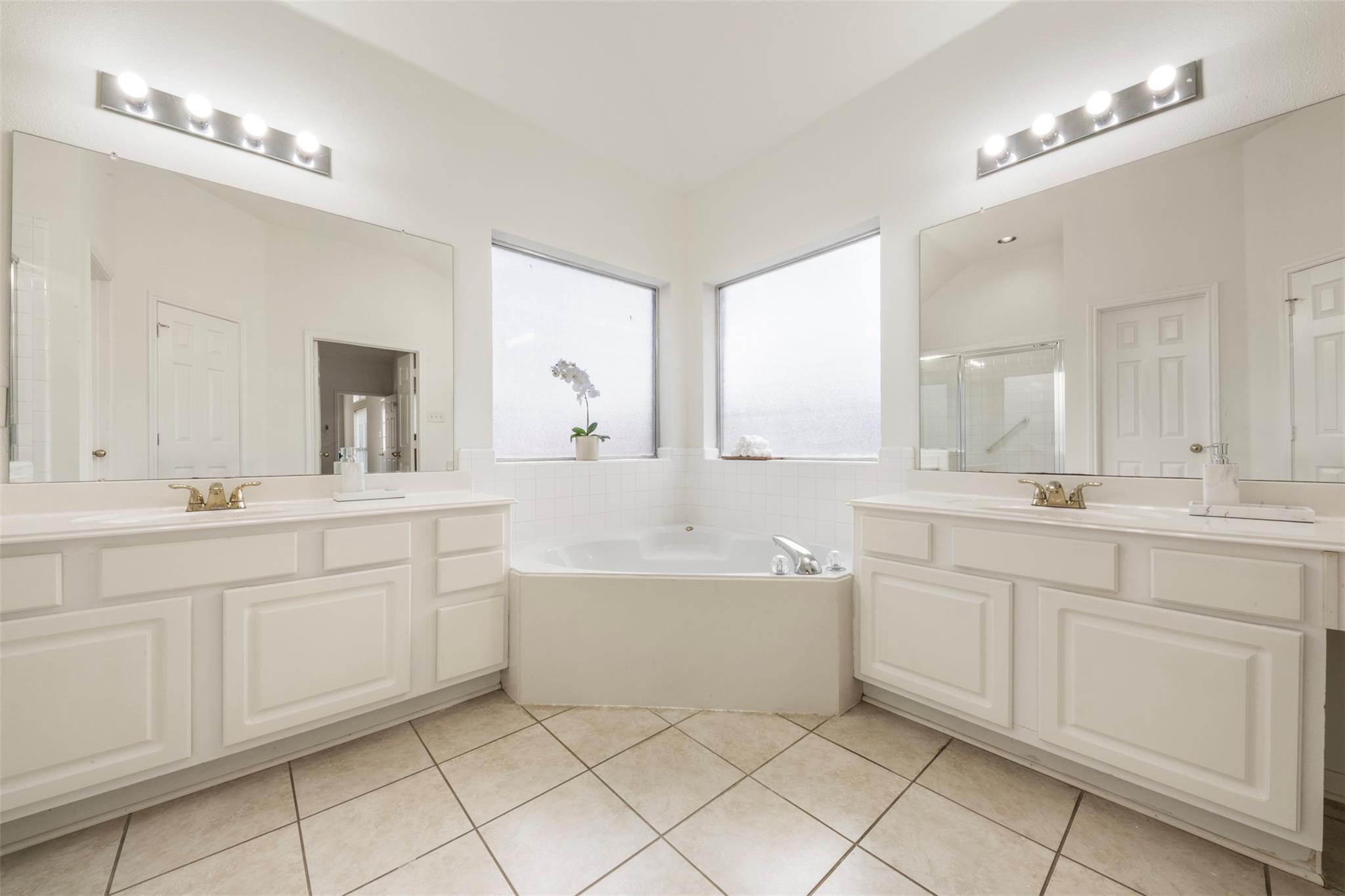 9211 Memorial Hills Drive