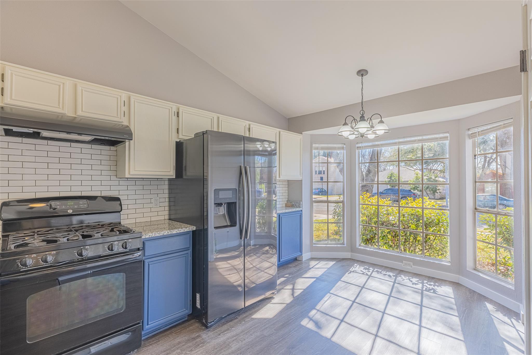 1100 Briargate DR