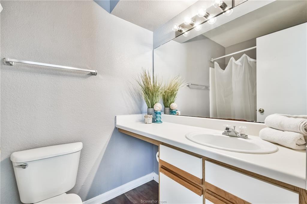 529 Southwest Parkway Parkway # 203