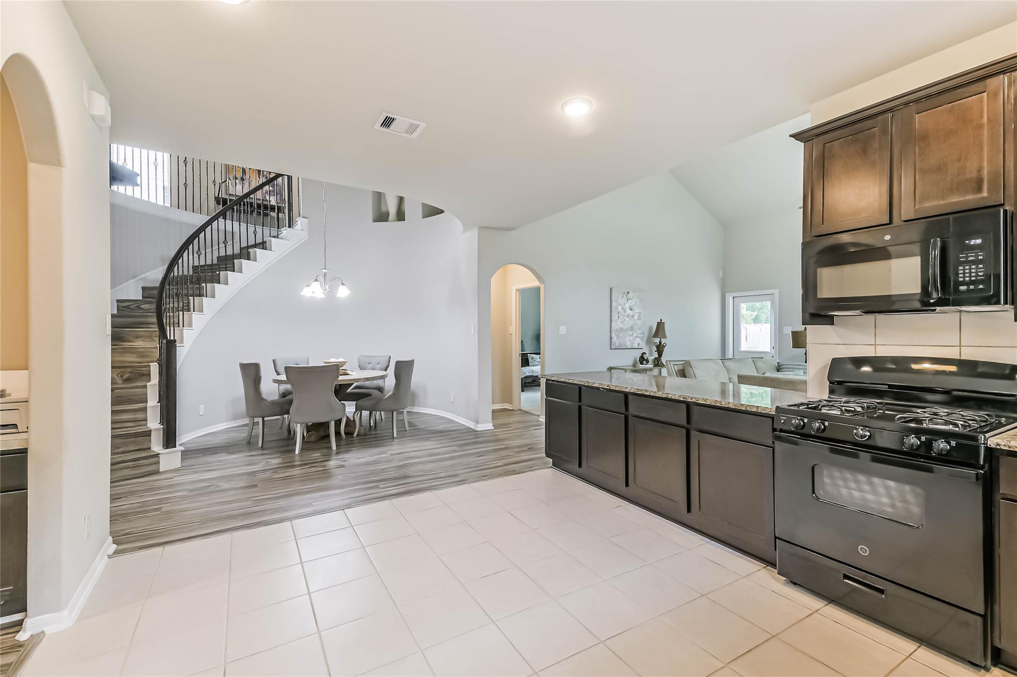 15603 Lakewood Terrace Drive