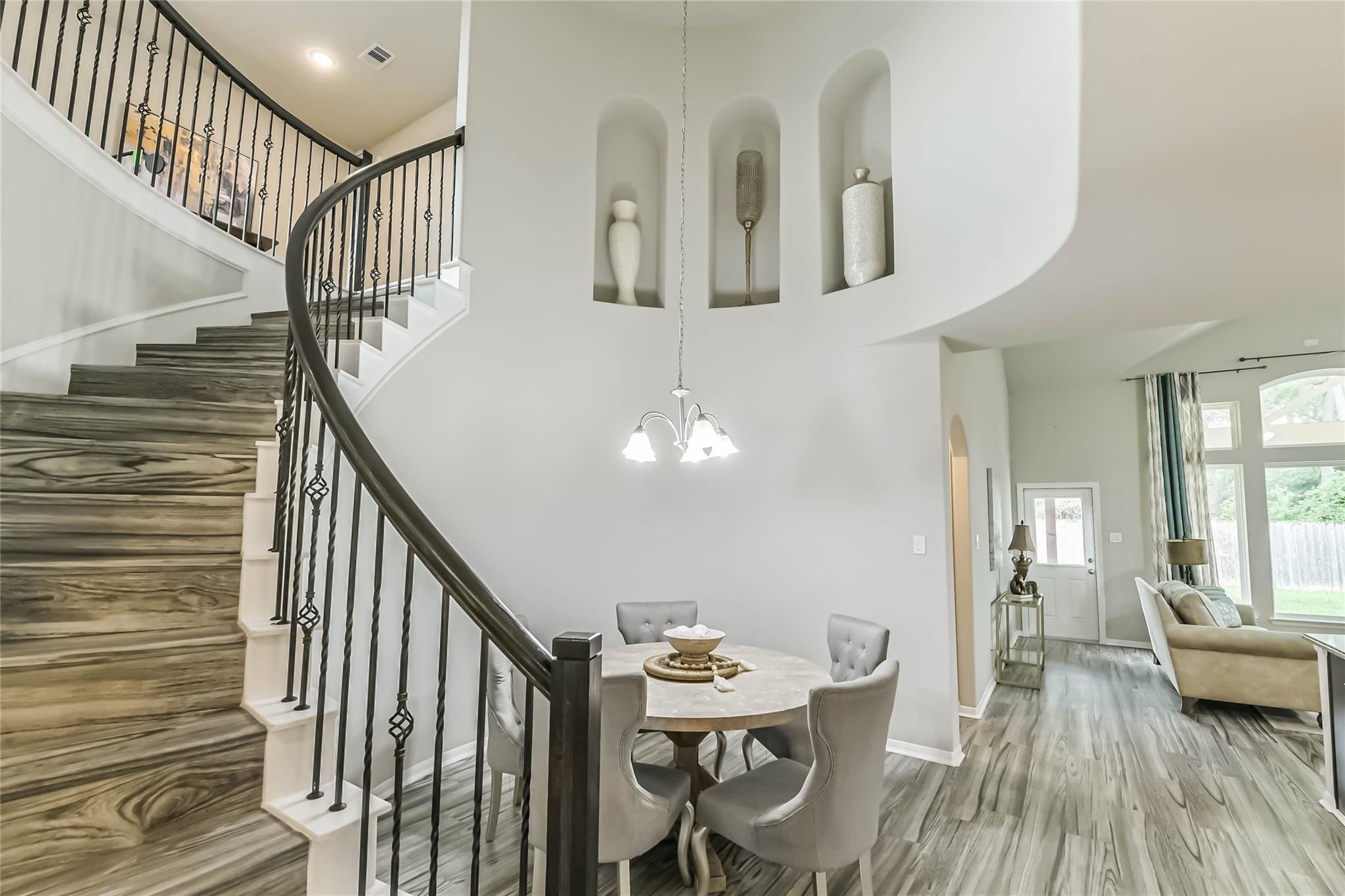 15603 Lakewood Terrace Drive