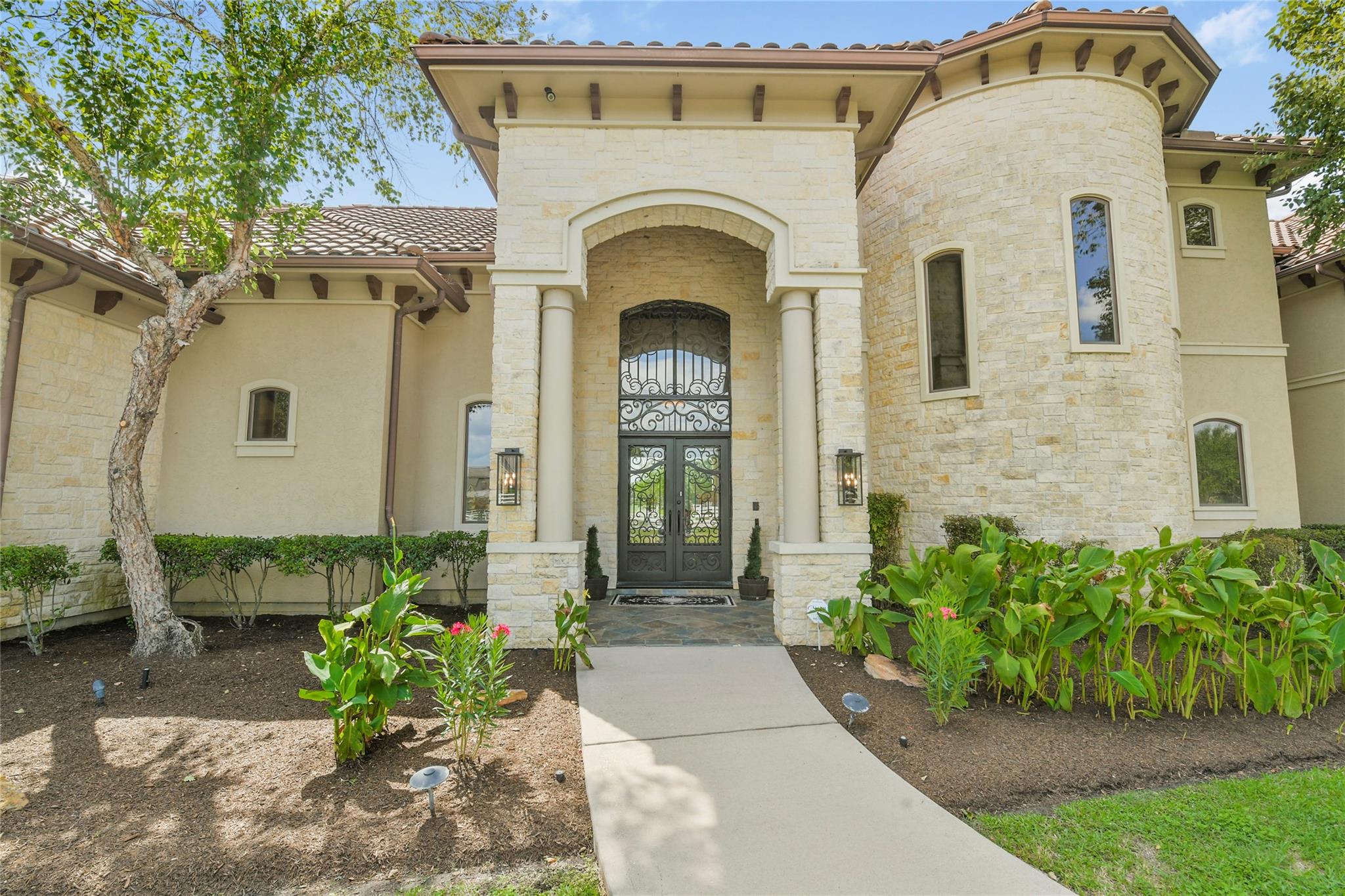17111 Saddle Ridge Pass