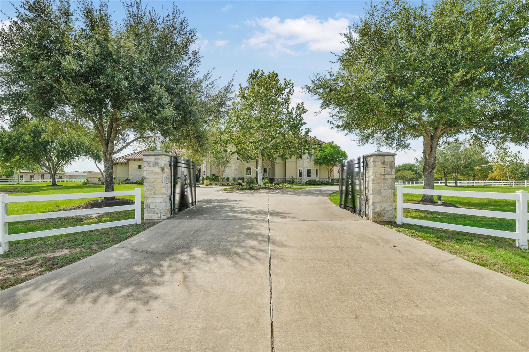 17111 Saddle Ridge Pass