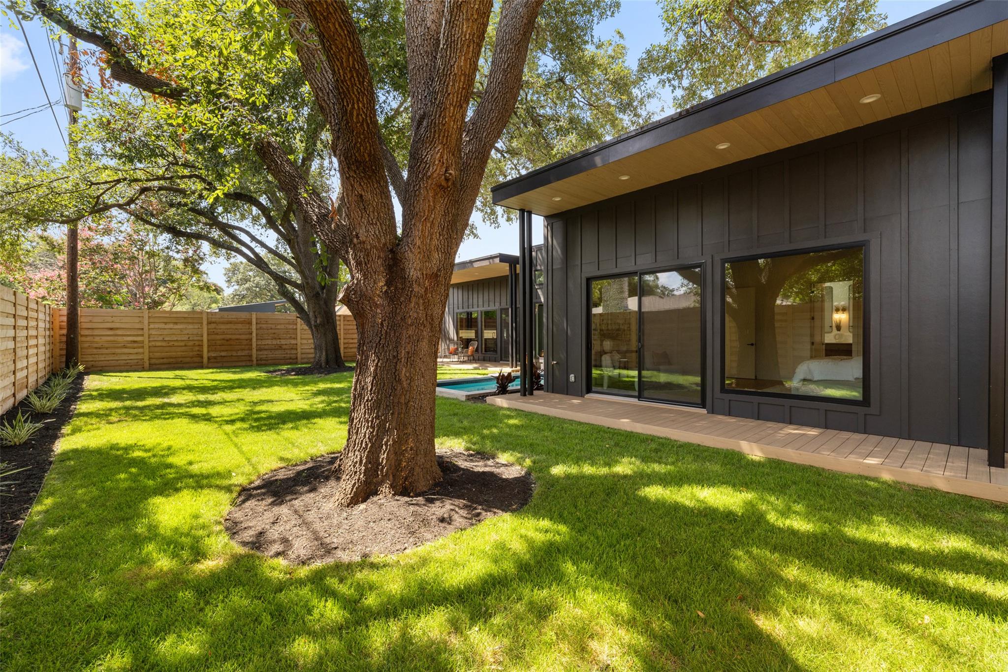2305 Southern Oaks DR