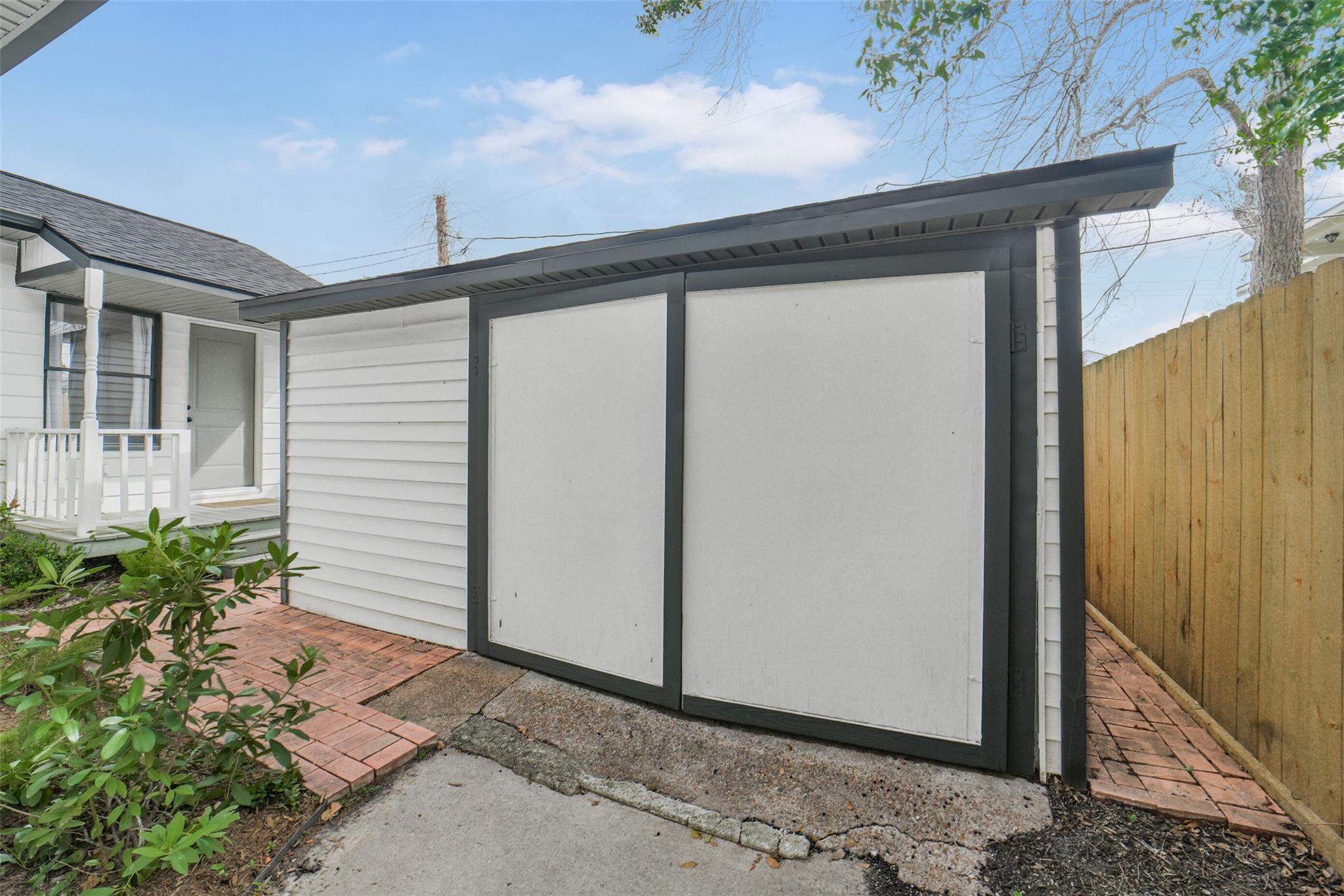 4030 Pineridge Street