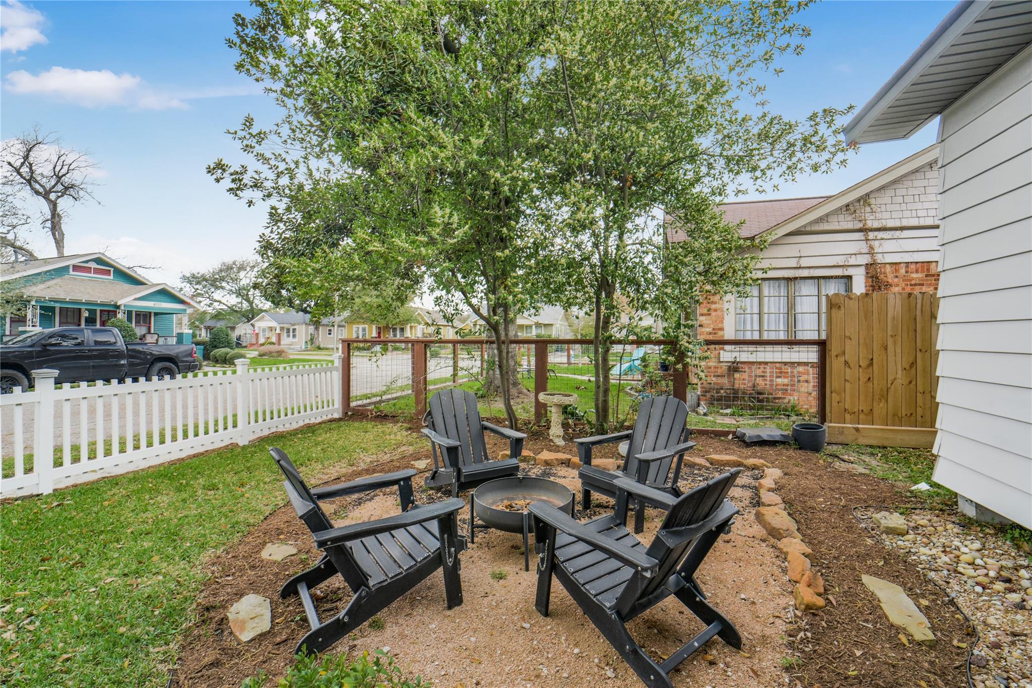 4030 Pineridge Street