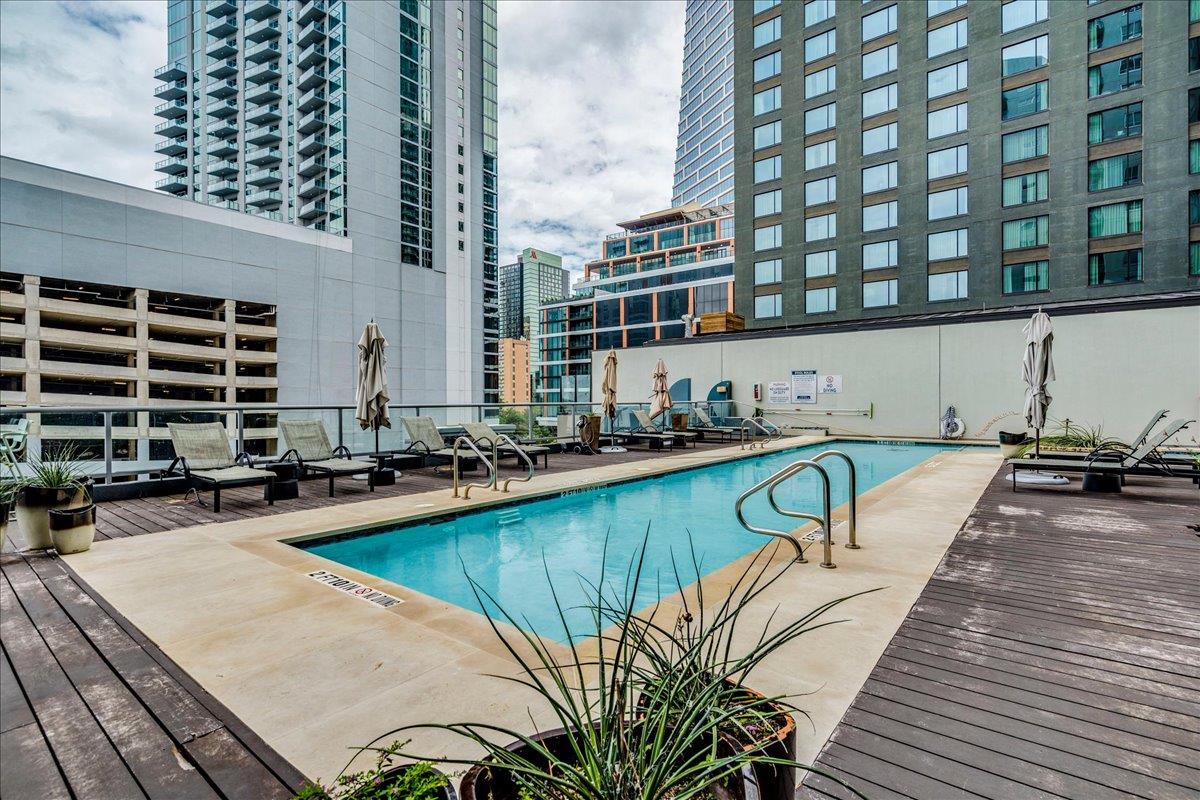 603 Davis ST # 1704