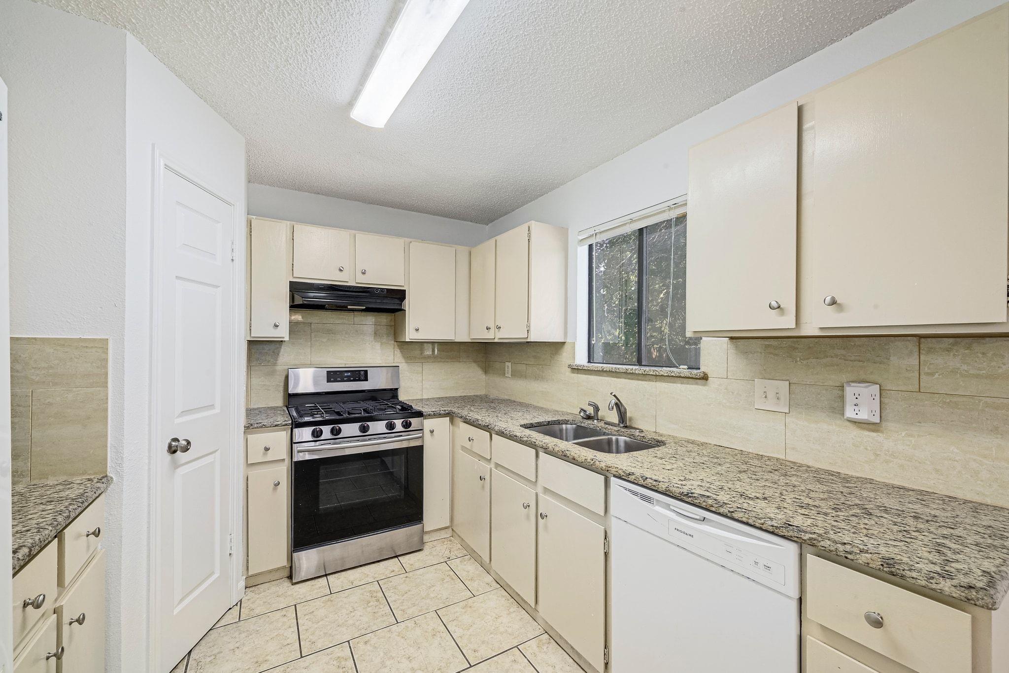 1608 Morning Quail DR