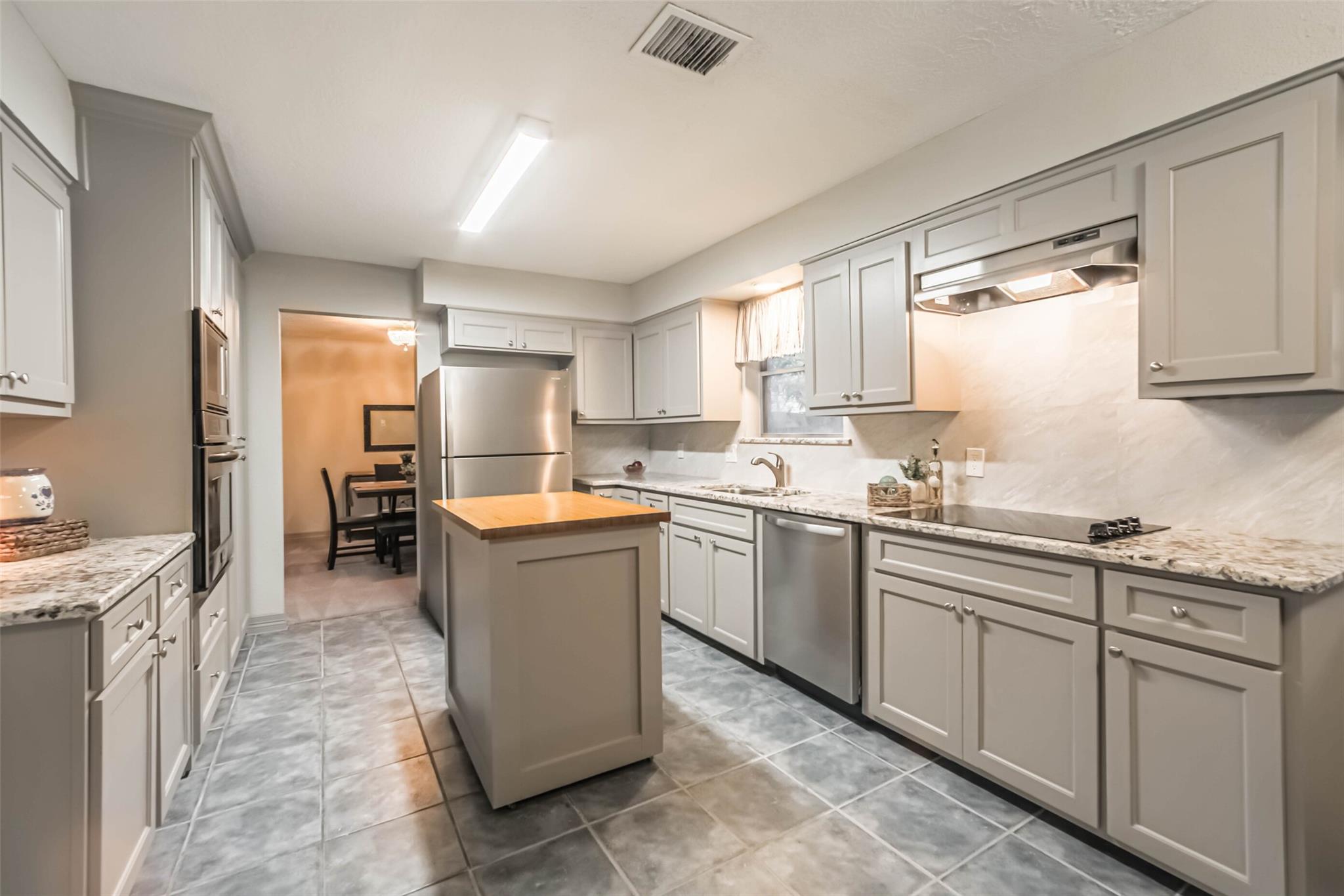 12523 Campsite Trail