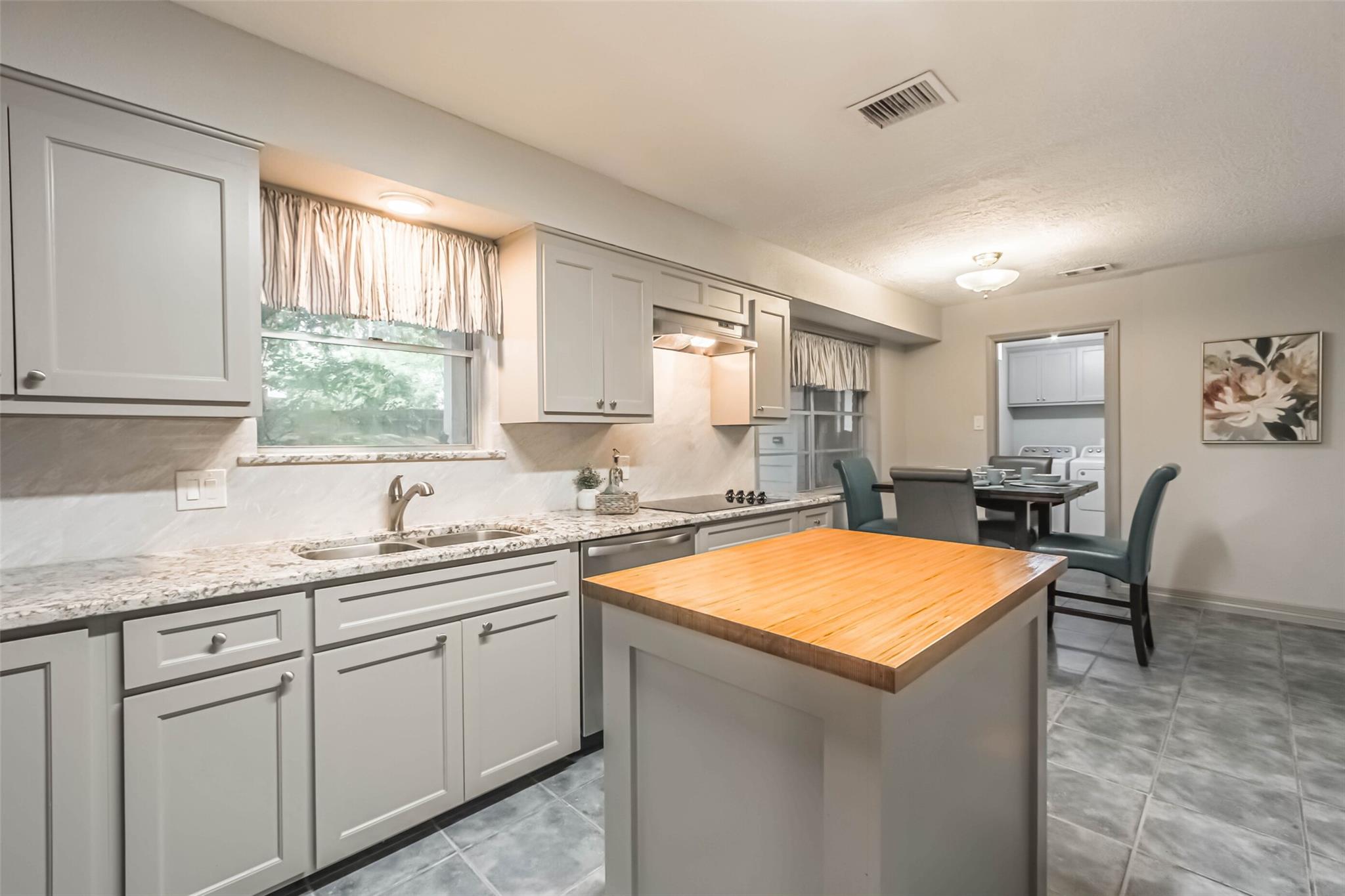 12523 Campsite Trail