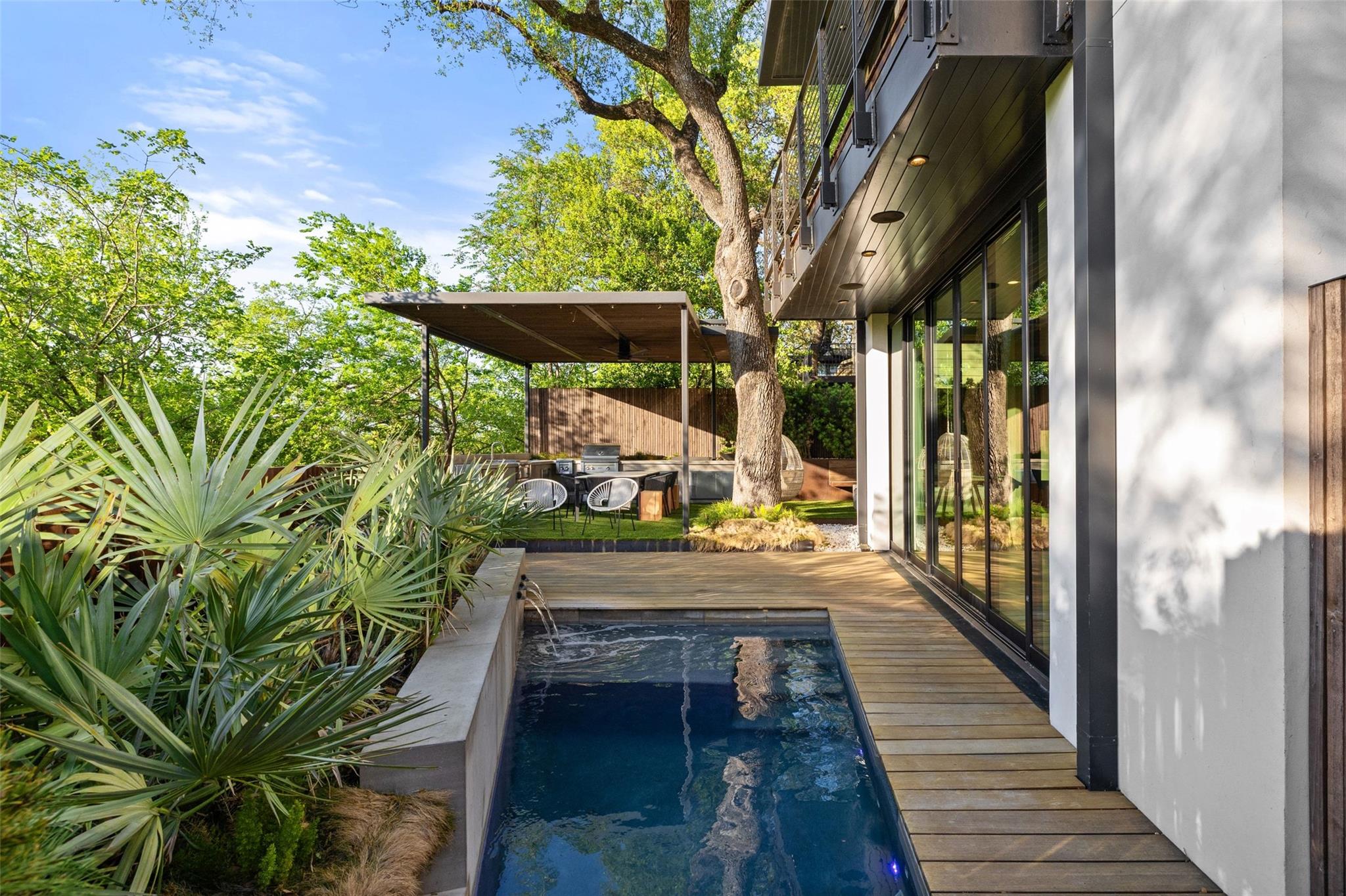 2108 Matthews Dr Austin TX