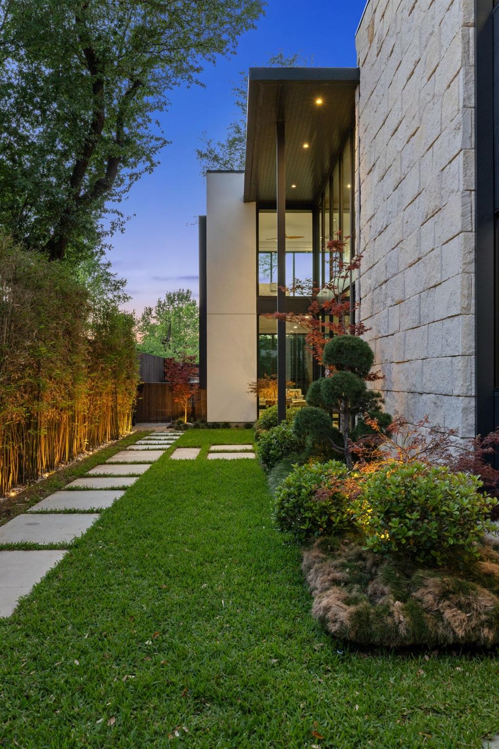 2108 Matthews DR