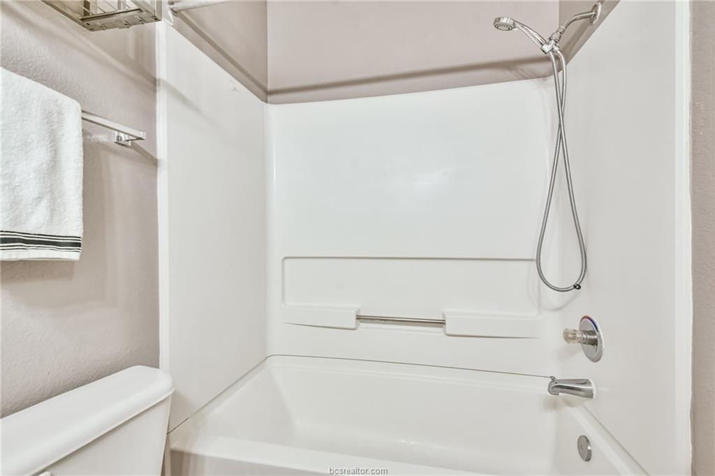 529 Southwest Parkway Parkway # 203