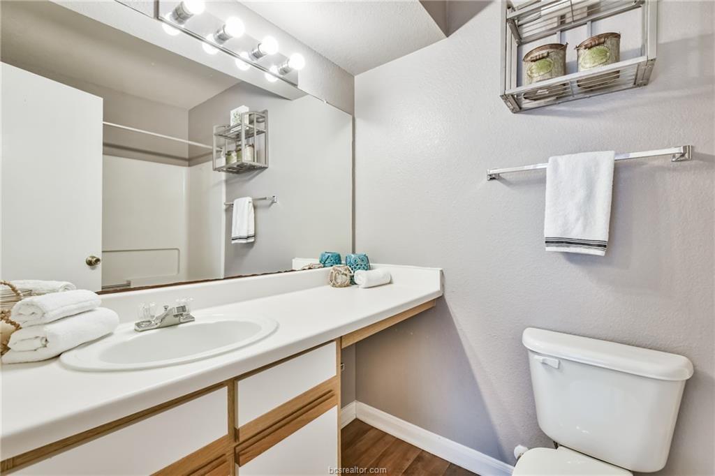 529 Southwest Parkway Parkway # 203