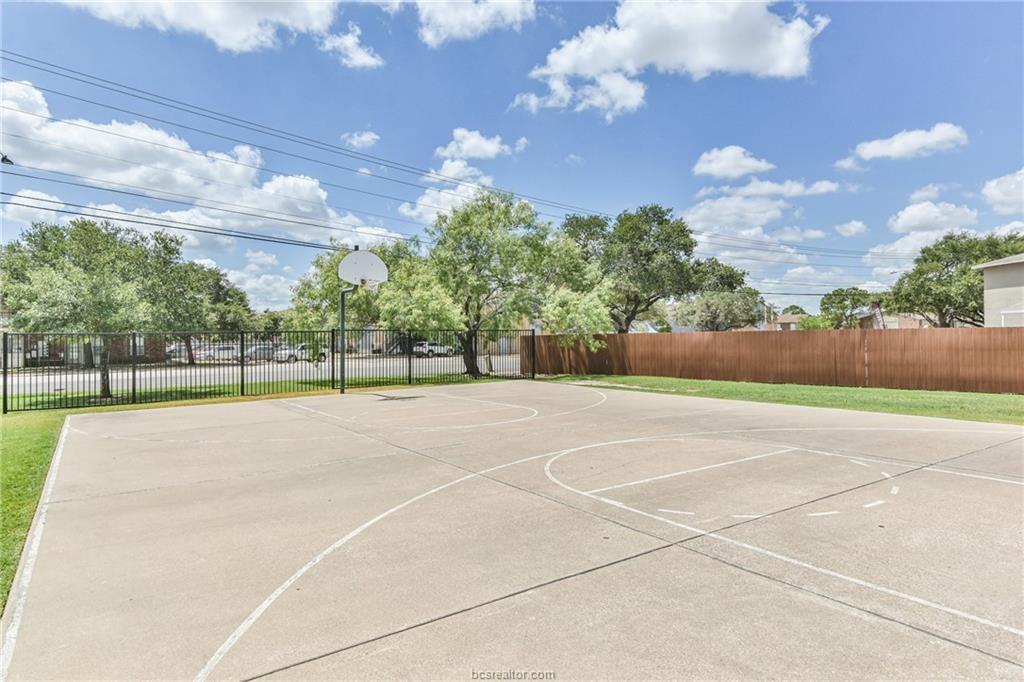 529 Southwest Parkway Parkway # 203
