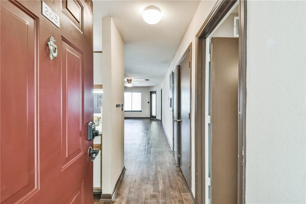 529 Southwest Parkway Parkway # 203