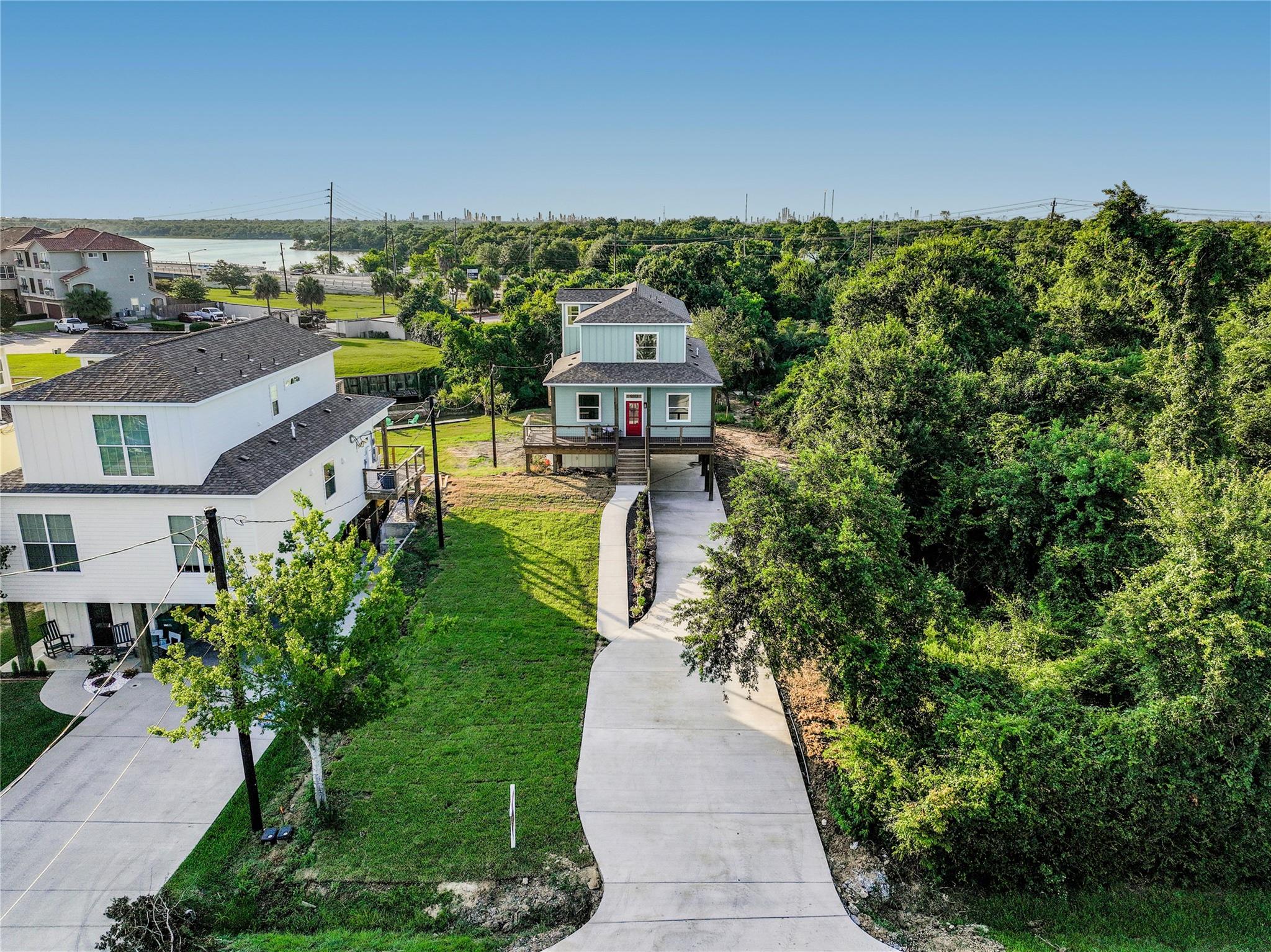 4444 Shady Lake Drive