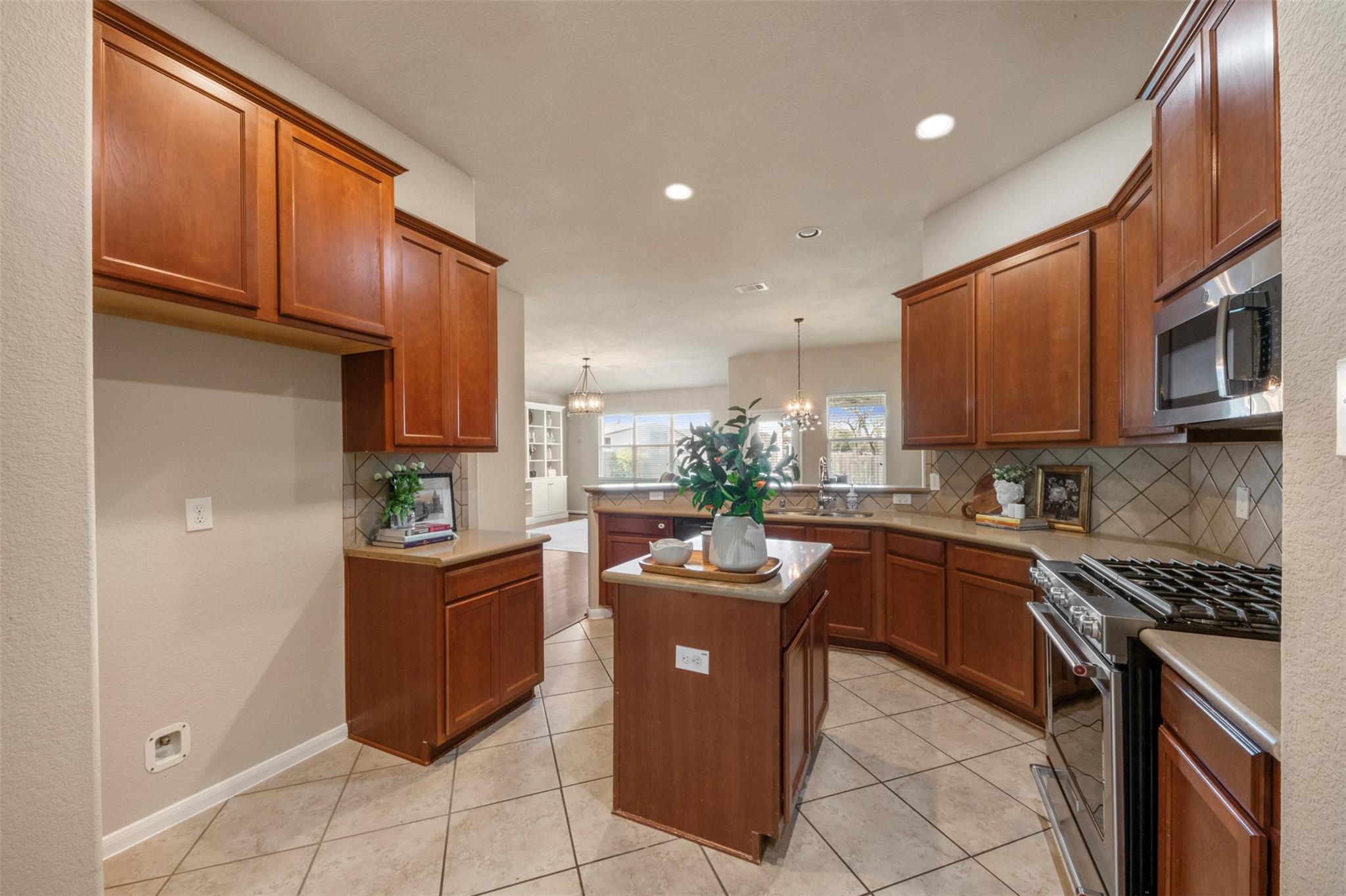 15330 Lady Shery Lane