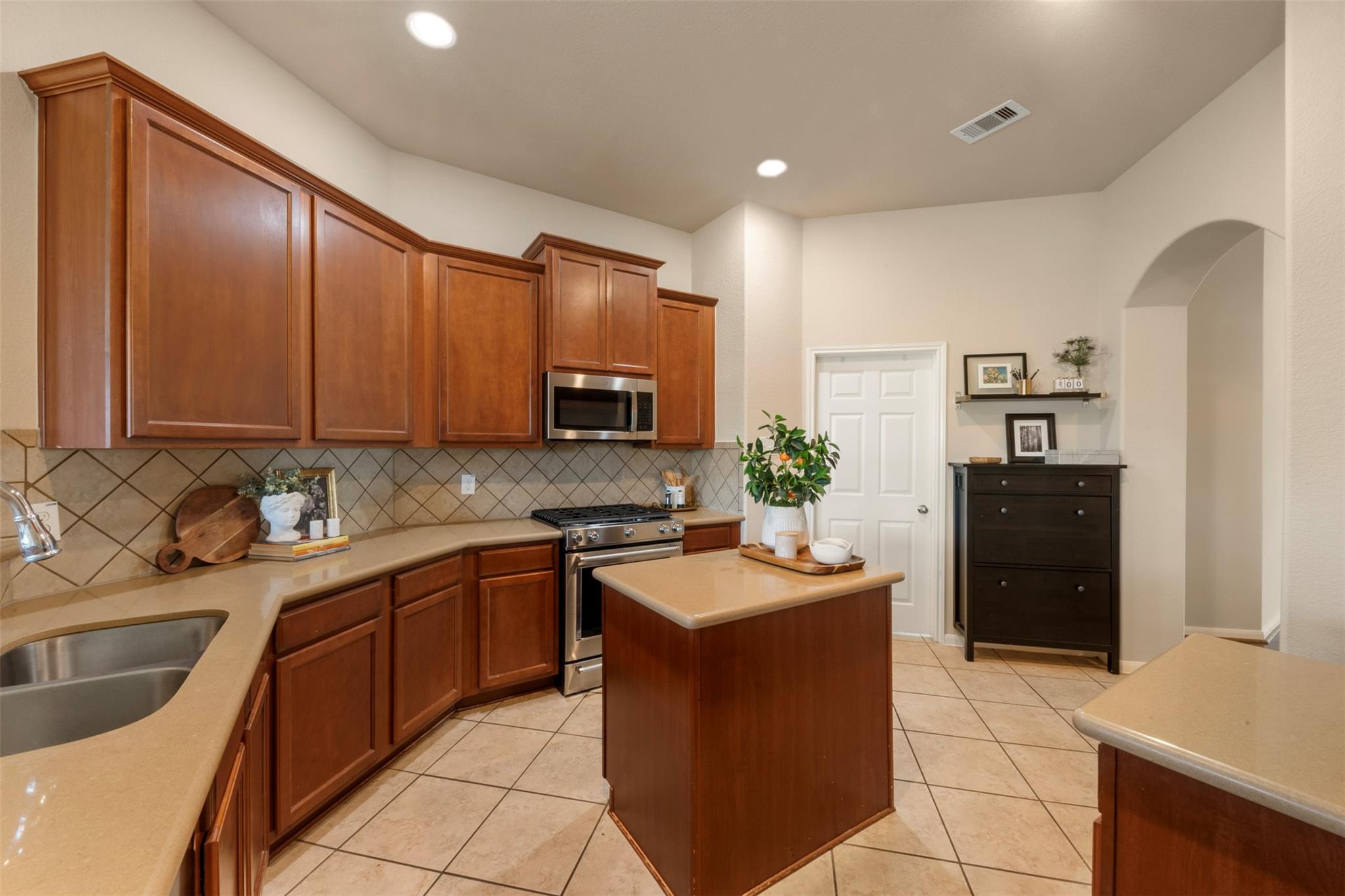 15330 Lady Shery Lane