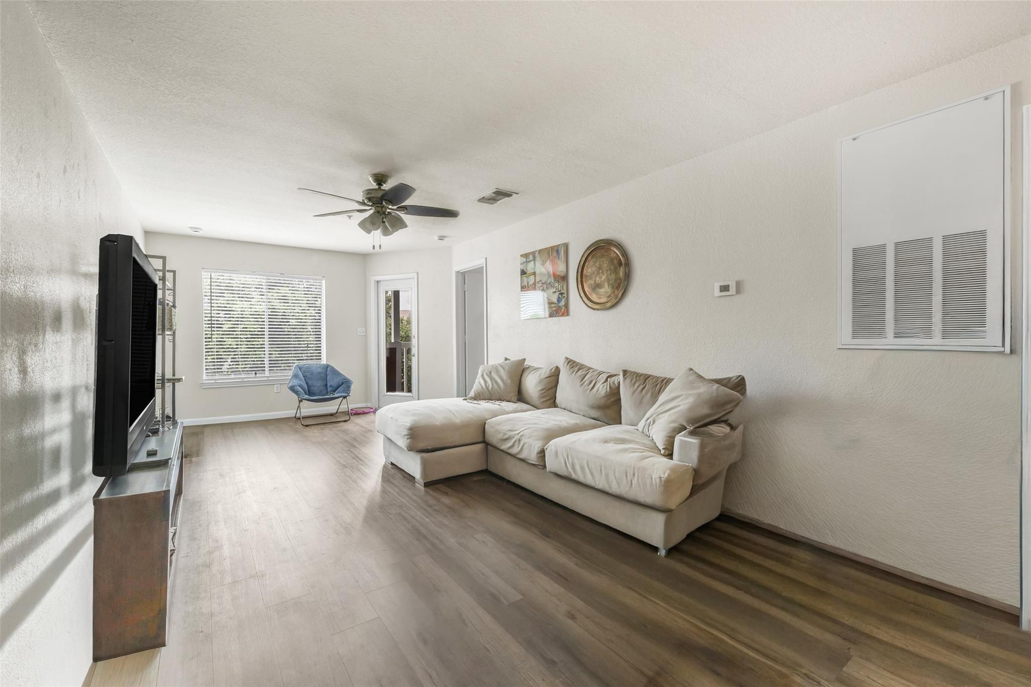 527 Southwest Parkway # 303