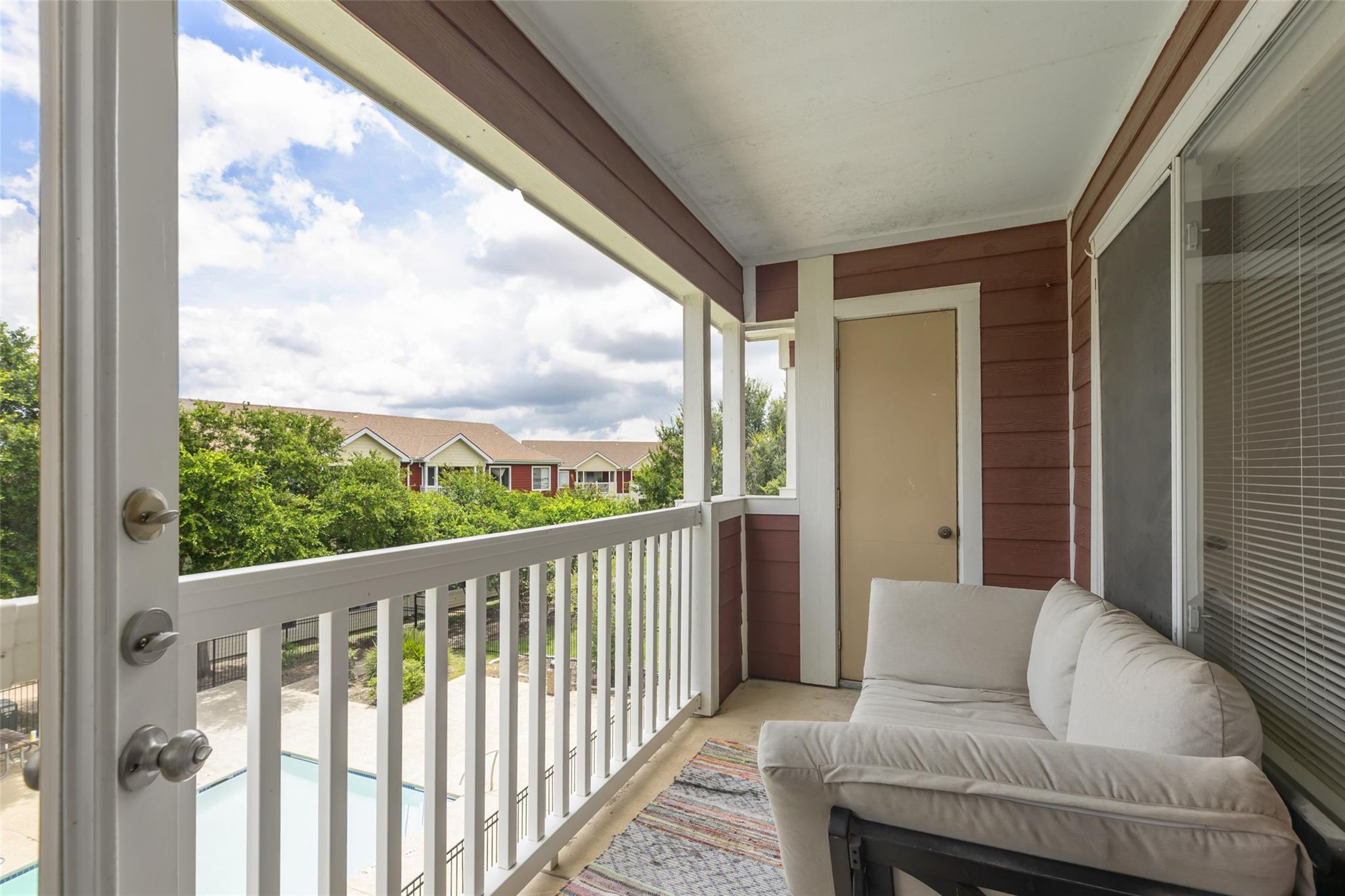 527 Southwest Parkway # 303
