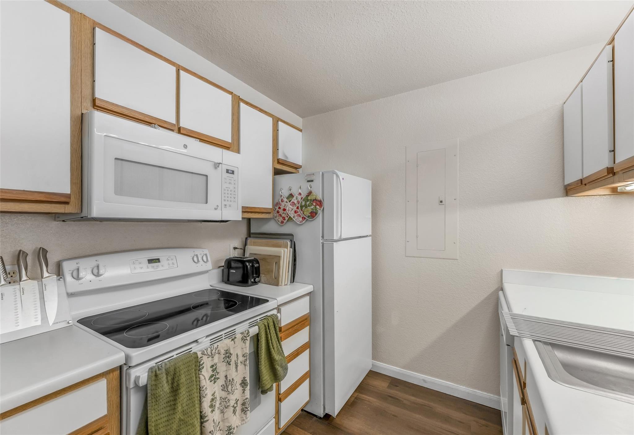 527 Southwest Parkway # 303