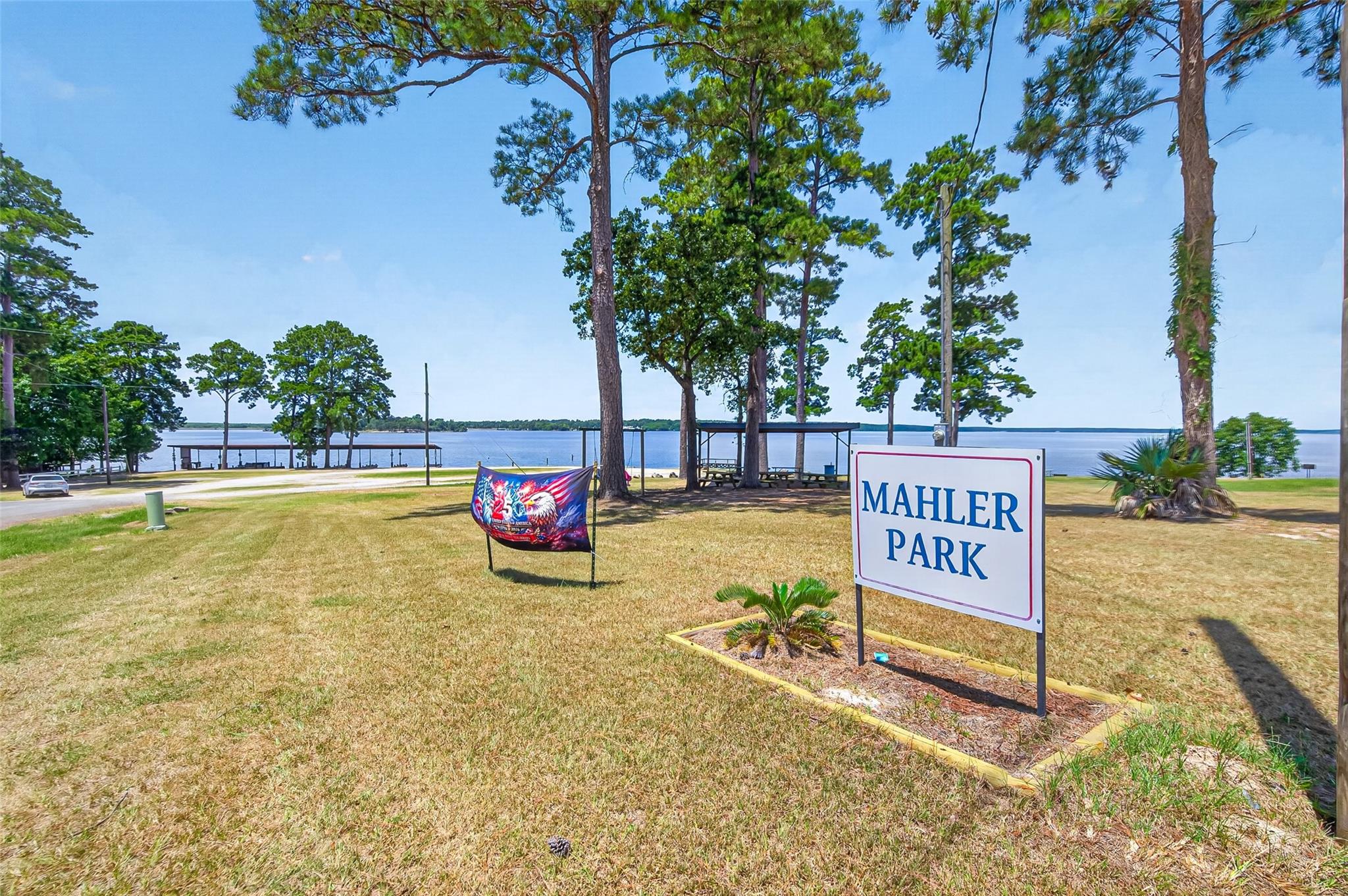 180 Holly Trail