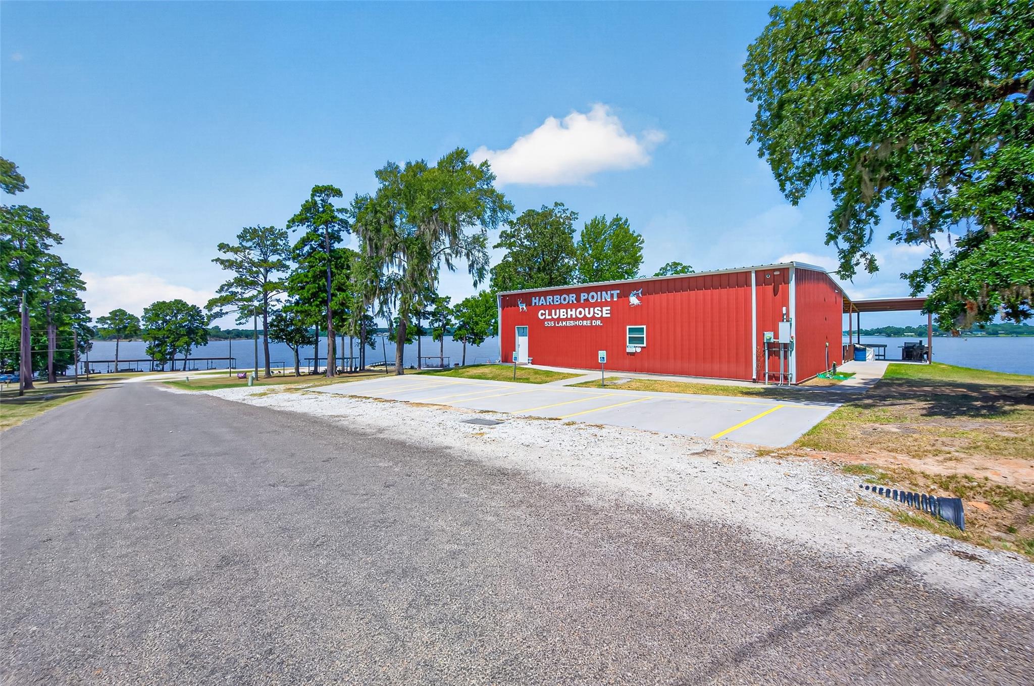 180 Holly Trail