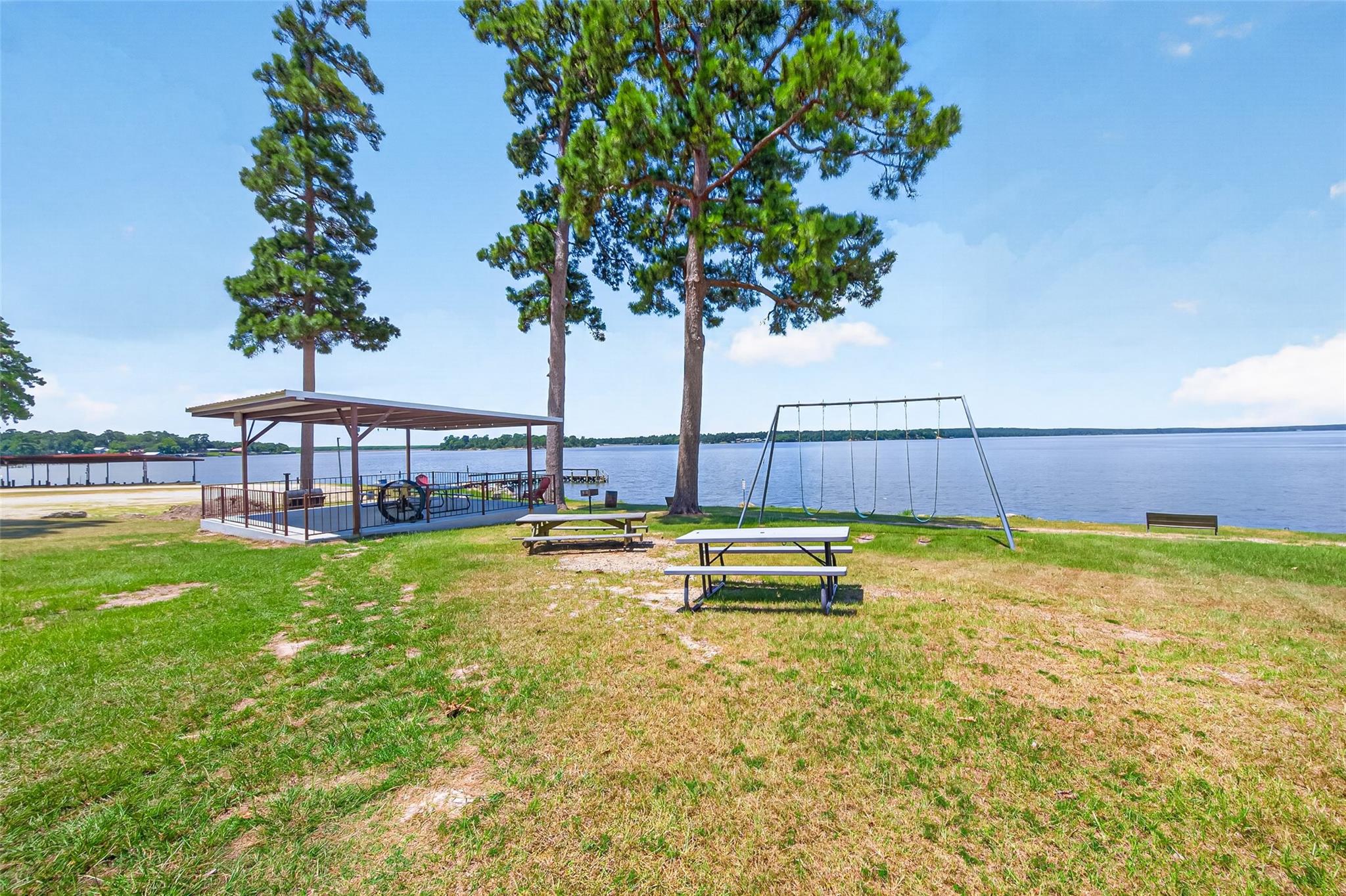 180 Holly Trail