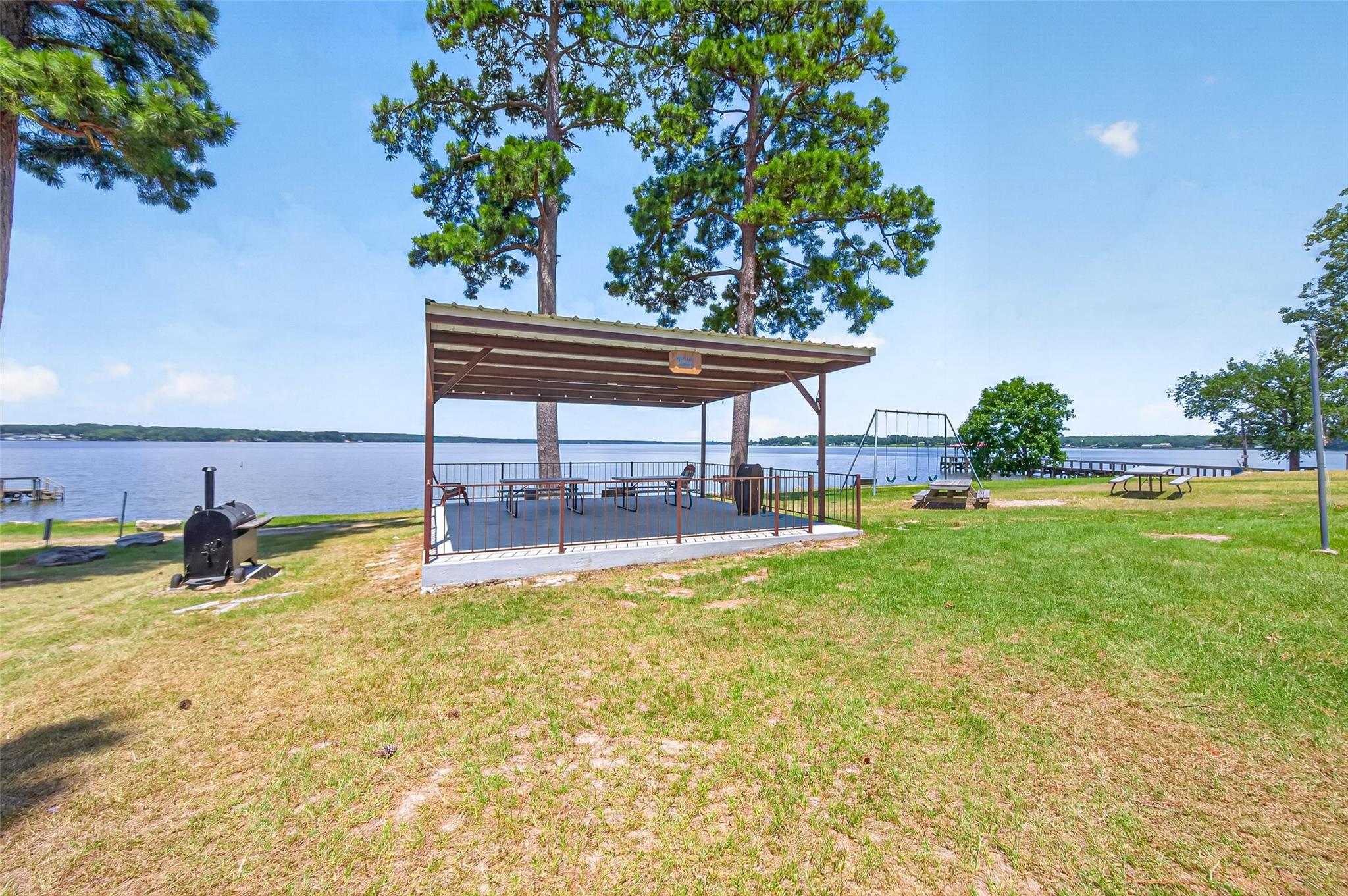 180 Holly Trail
