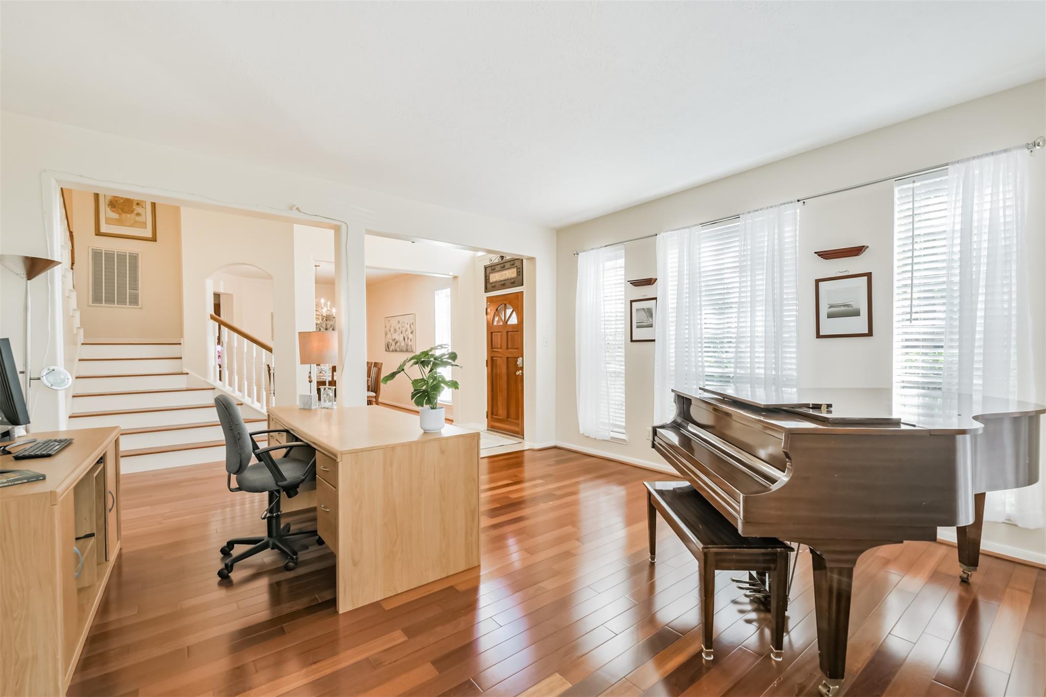 9206 Memorial Hills Drive