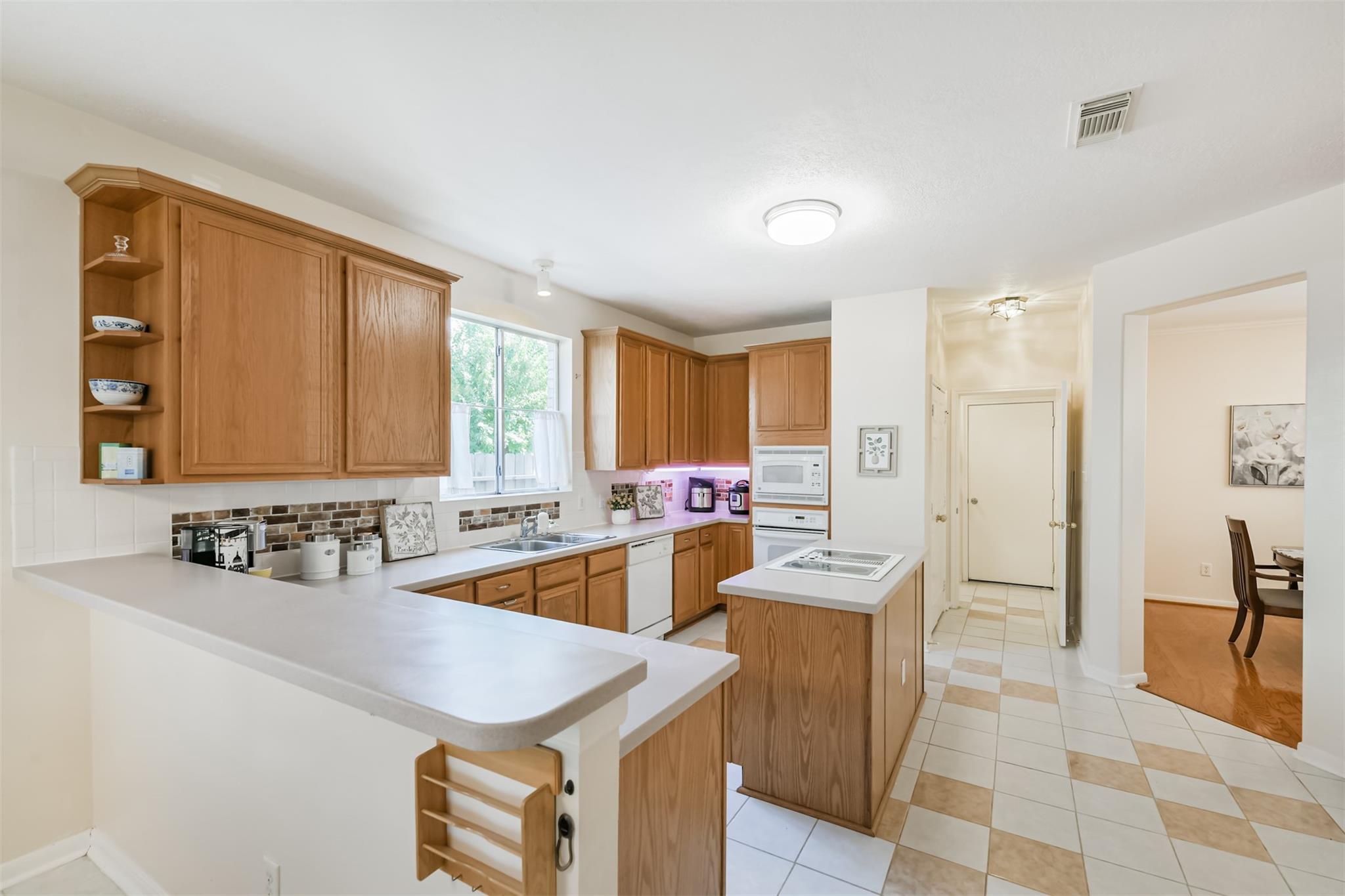 9206 Memorial Hills Drive