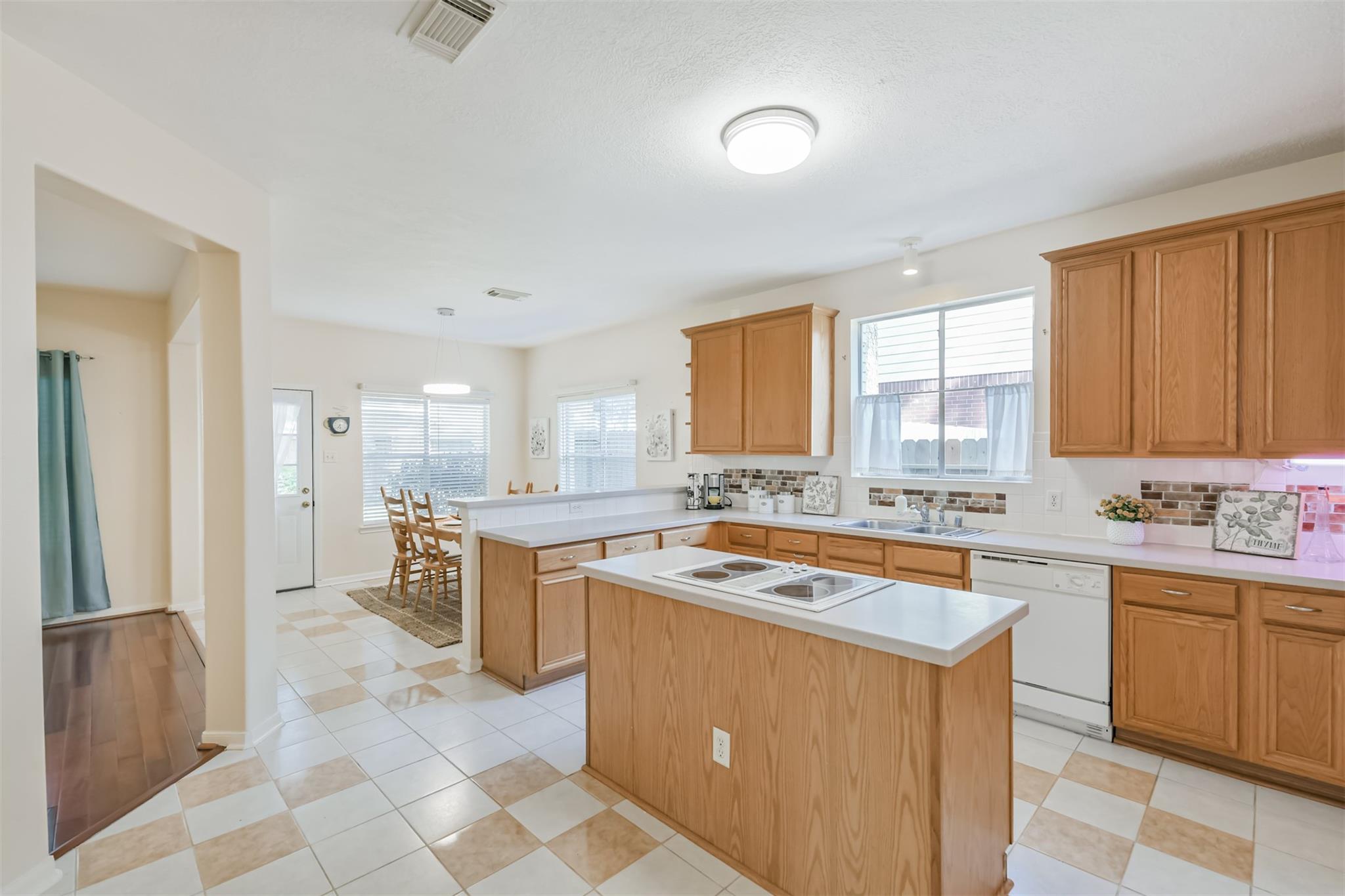 9206 Memorial Hills Drive