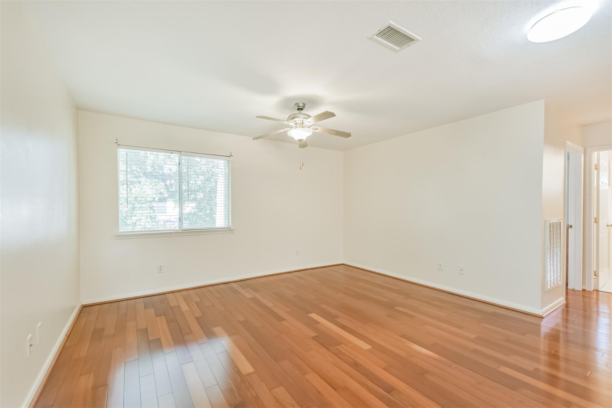 9206 Memorial Hills Drive