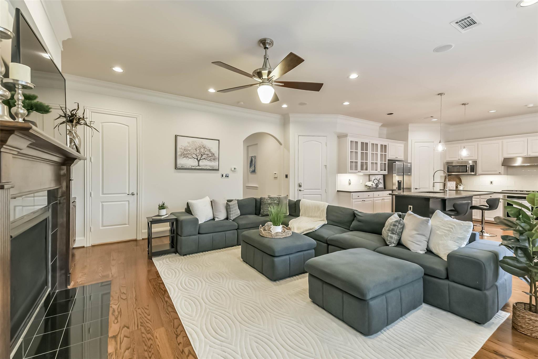 1416 W 21st Street