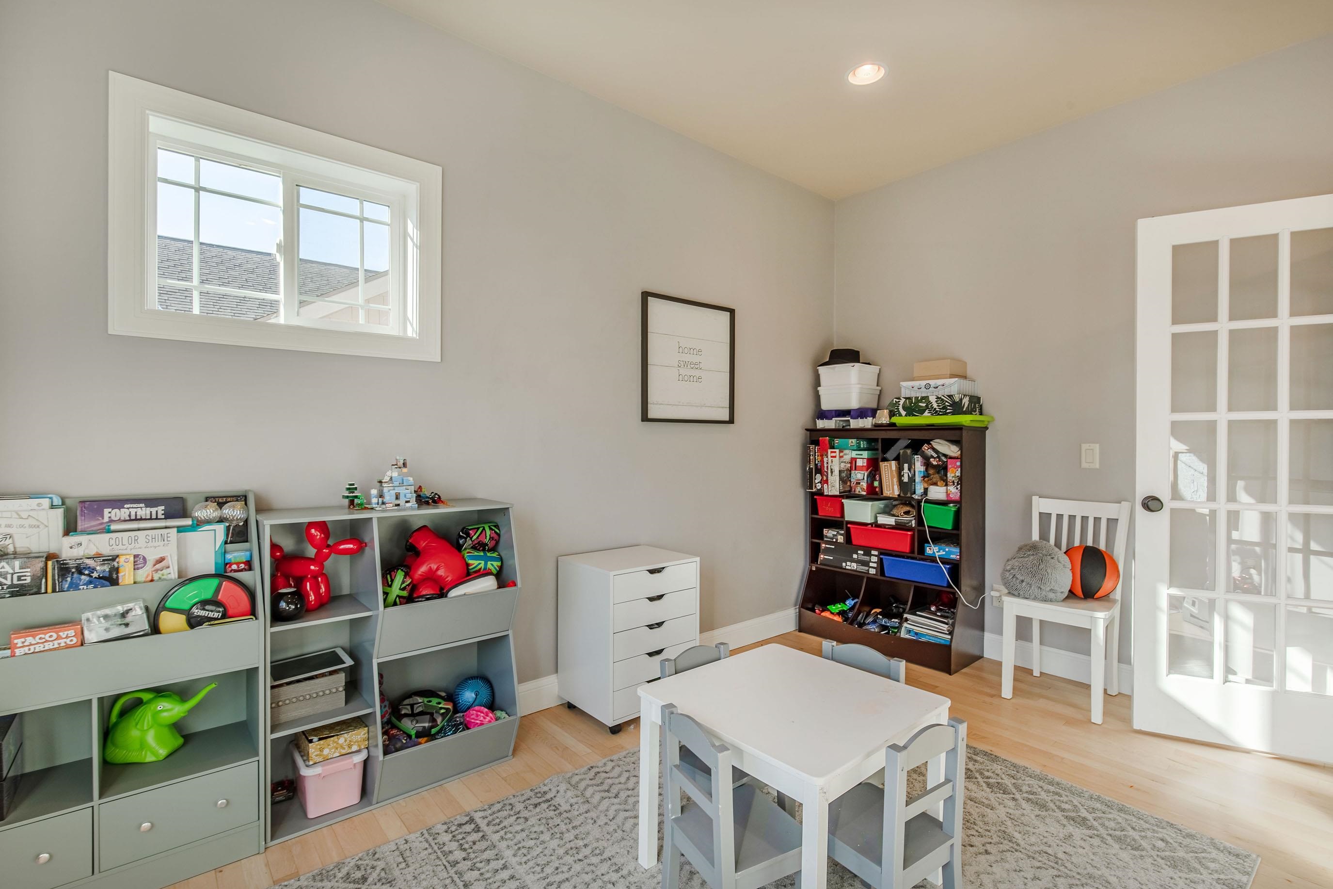 1706 LEGACY Lane