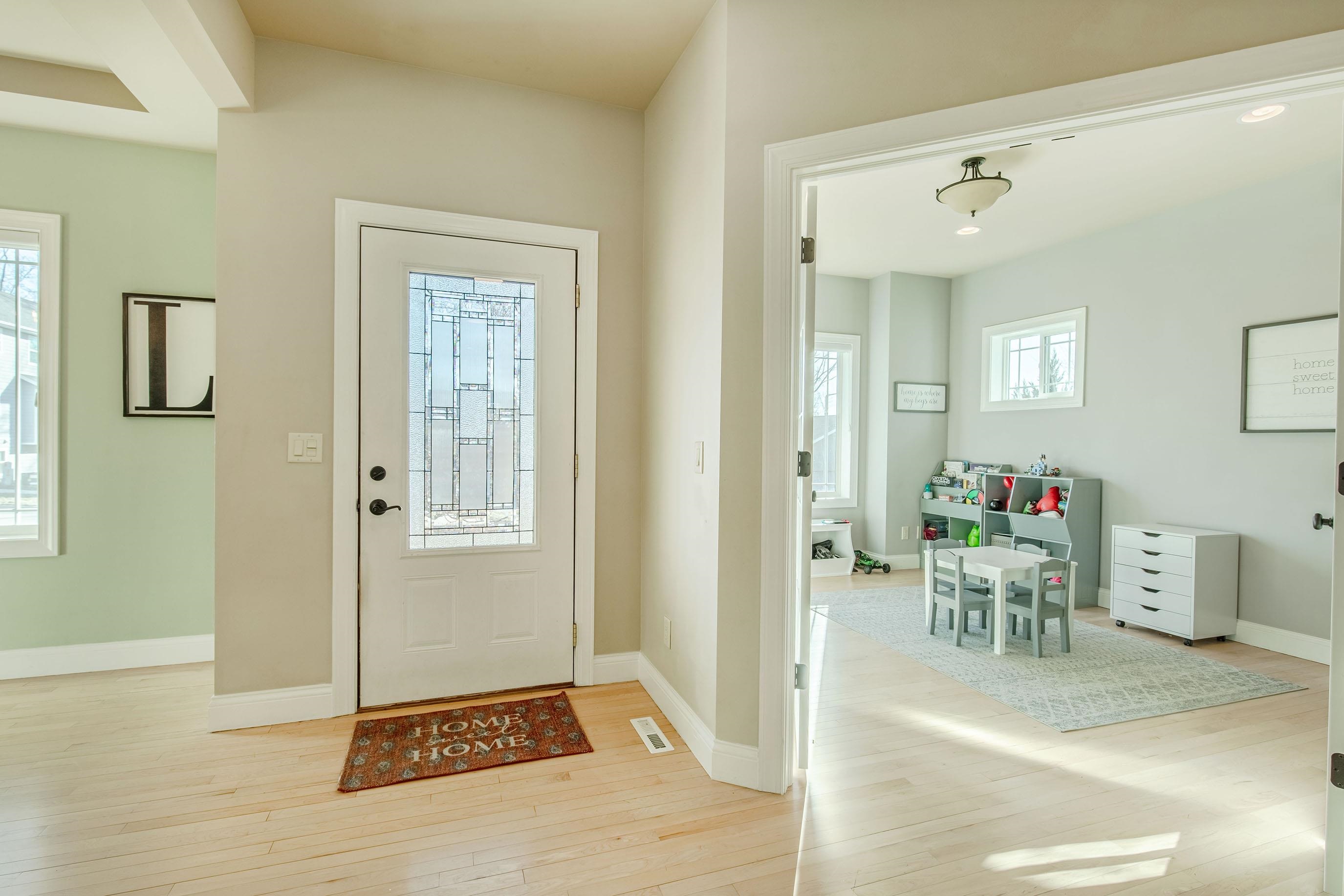 1706 LEGACY Lane