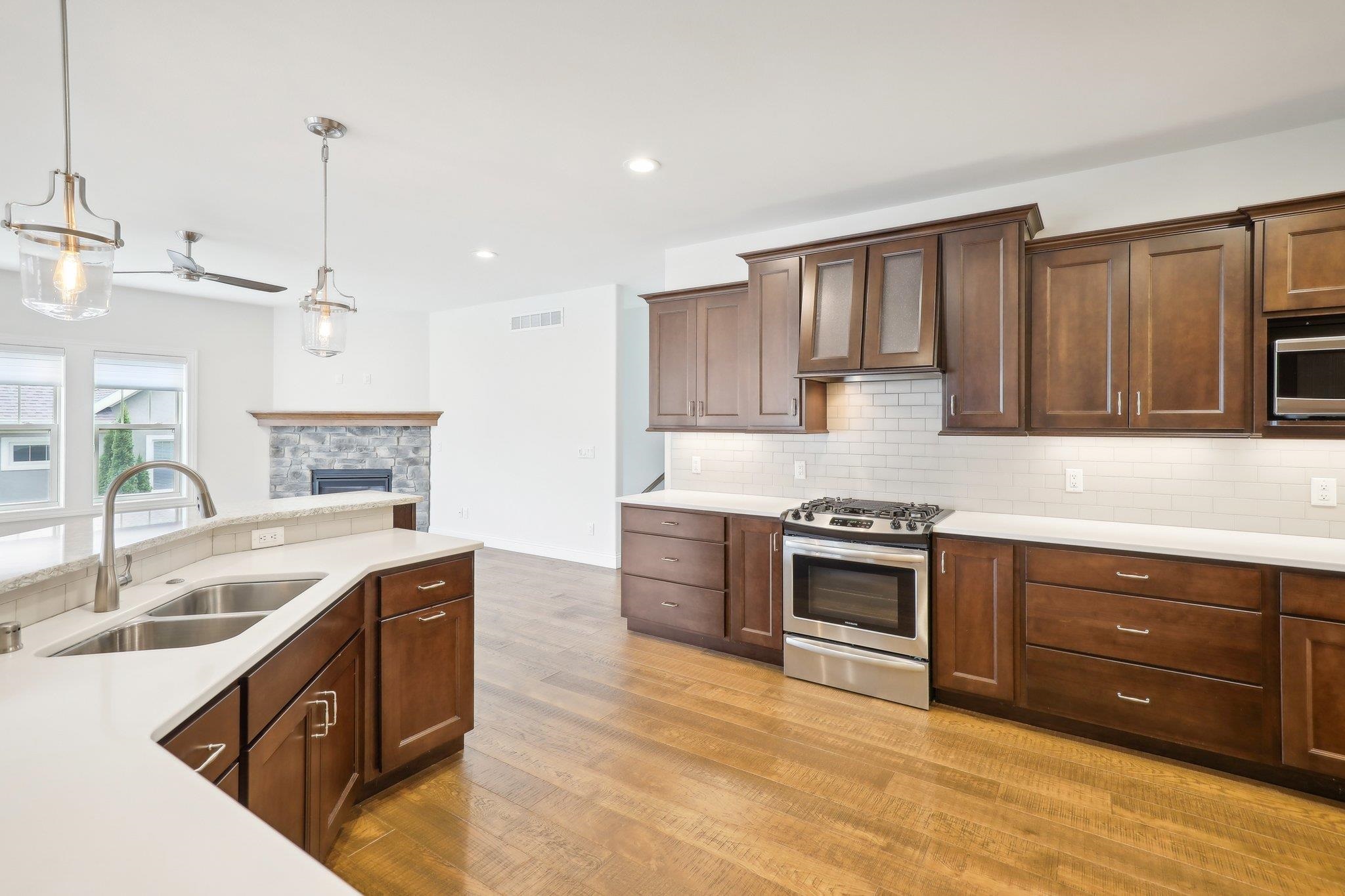 909 Castle Stone Pass