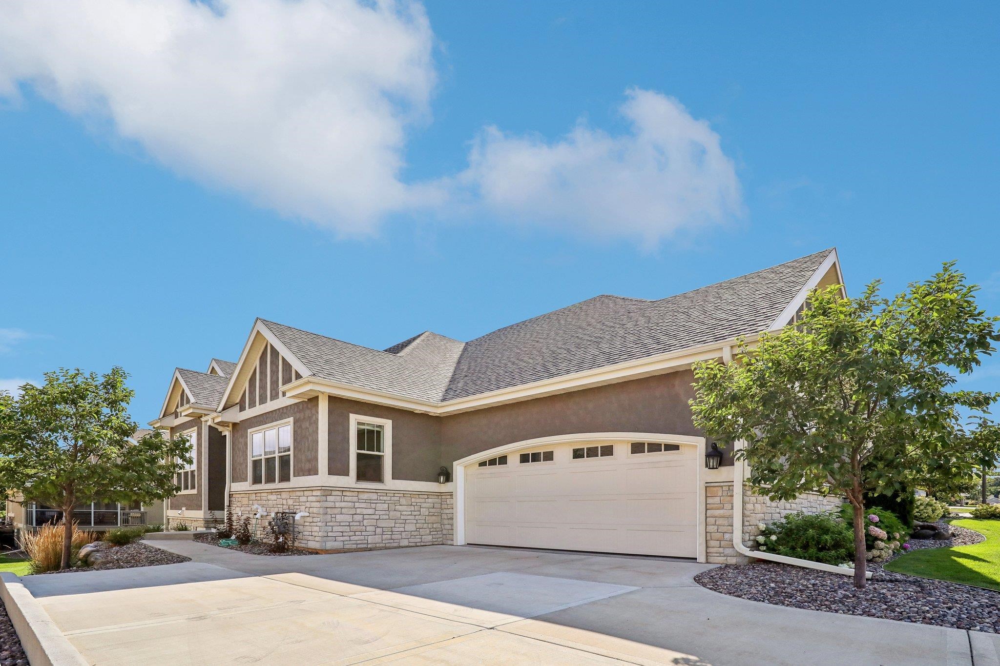 909 Castle Stone Pass