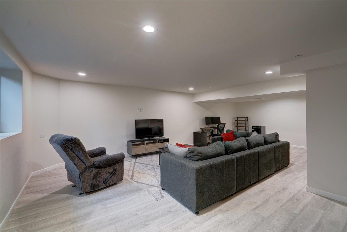 309 South Point Road