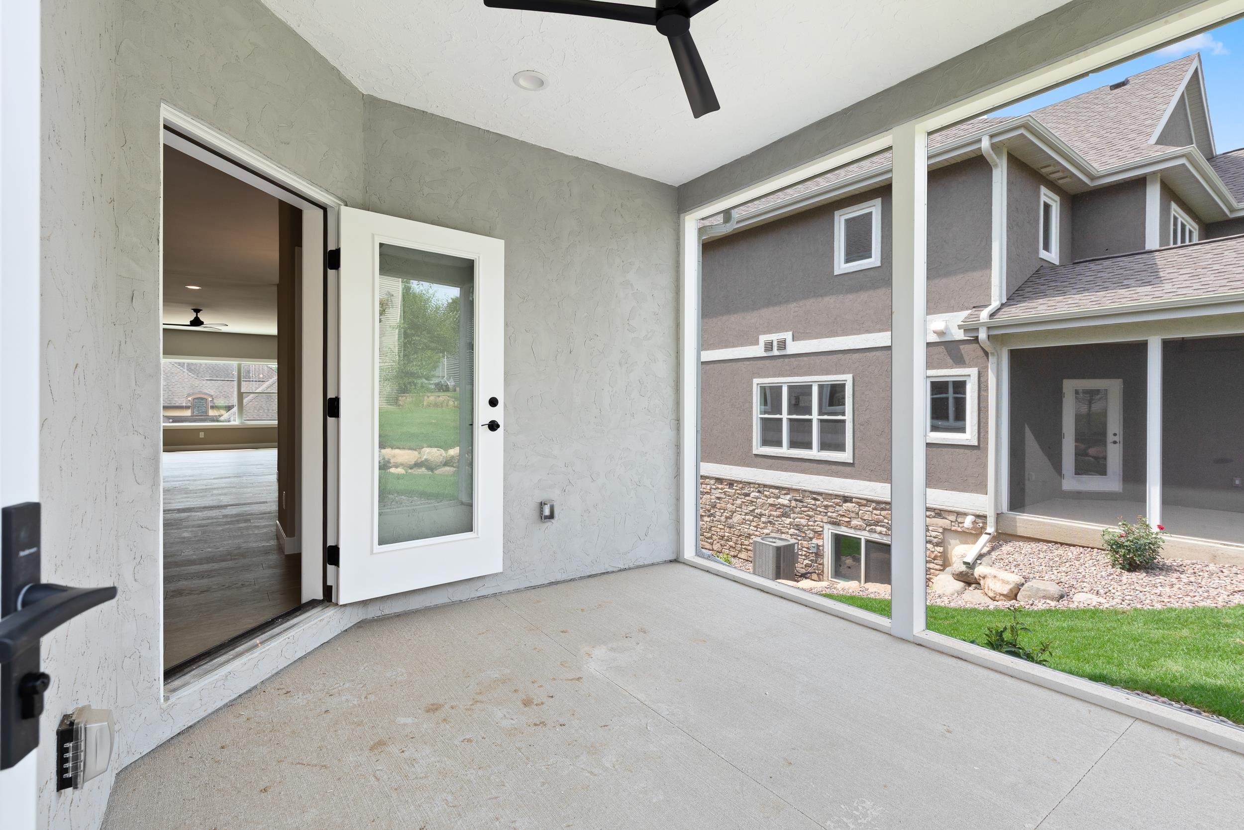 9076 Paddington Parkway