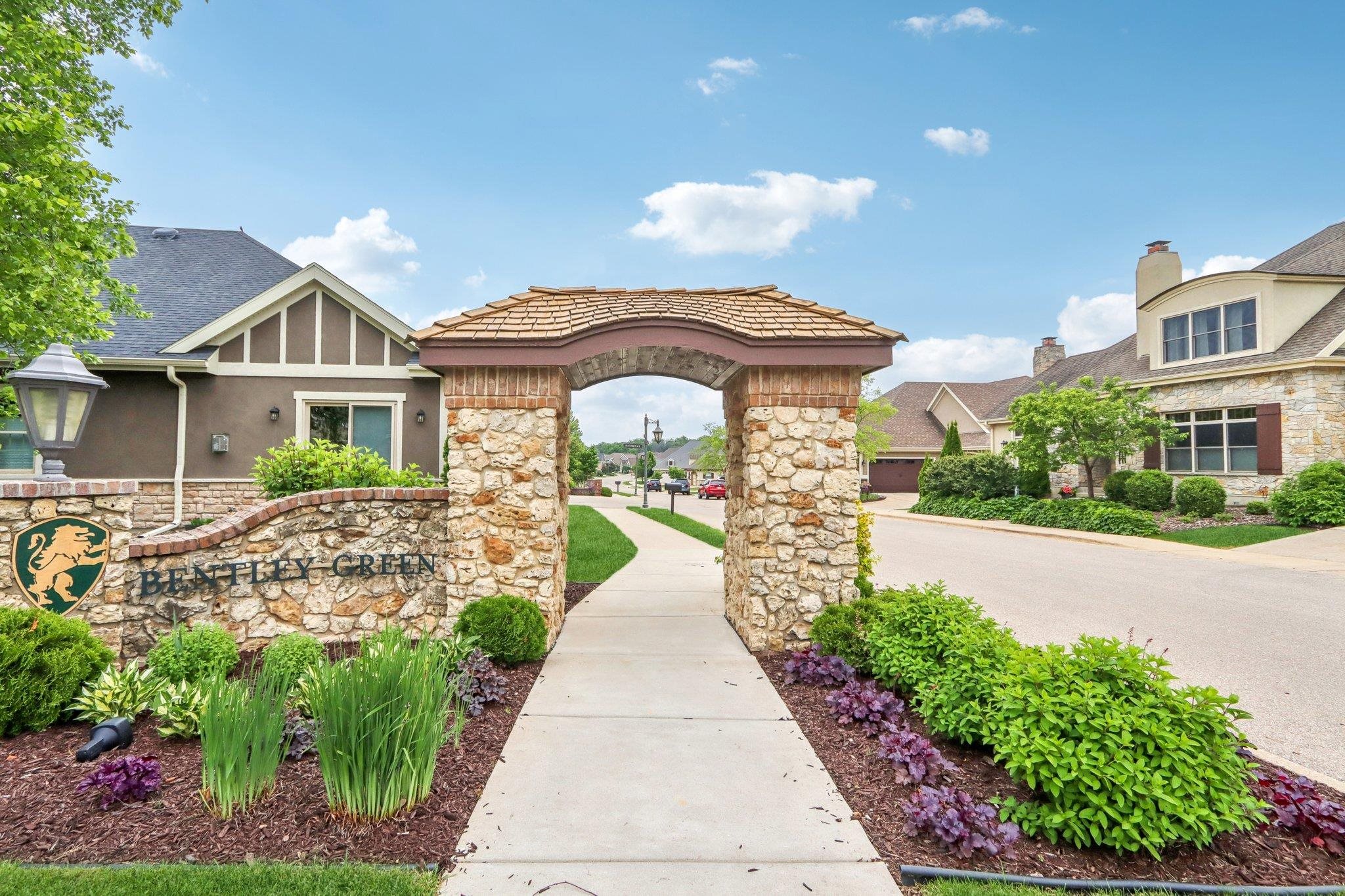9076 Paddington Parkway