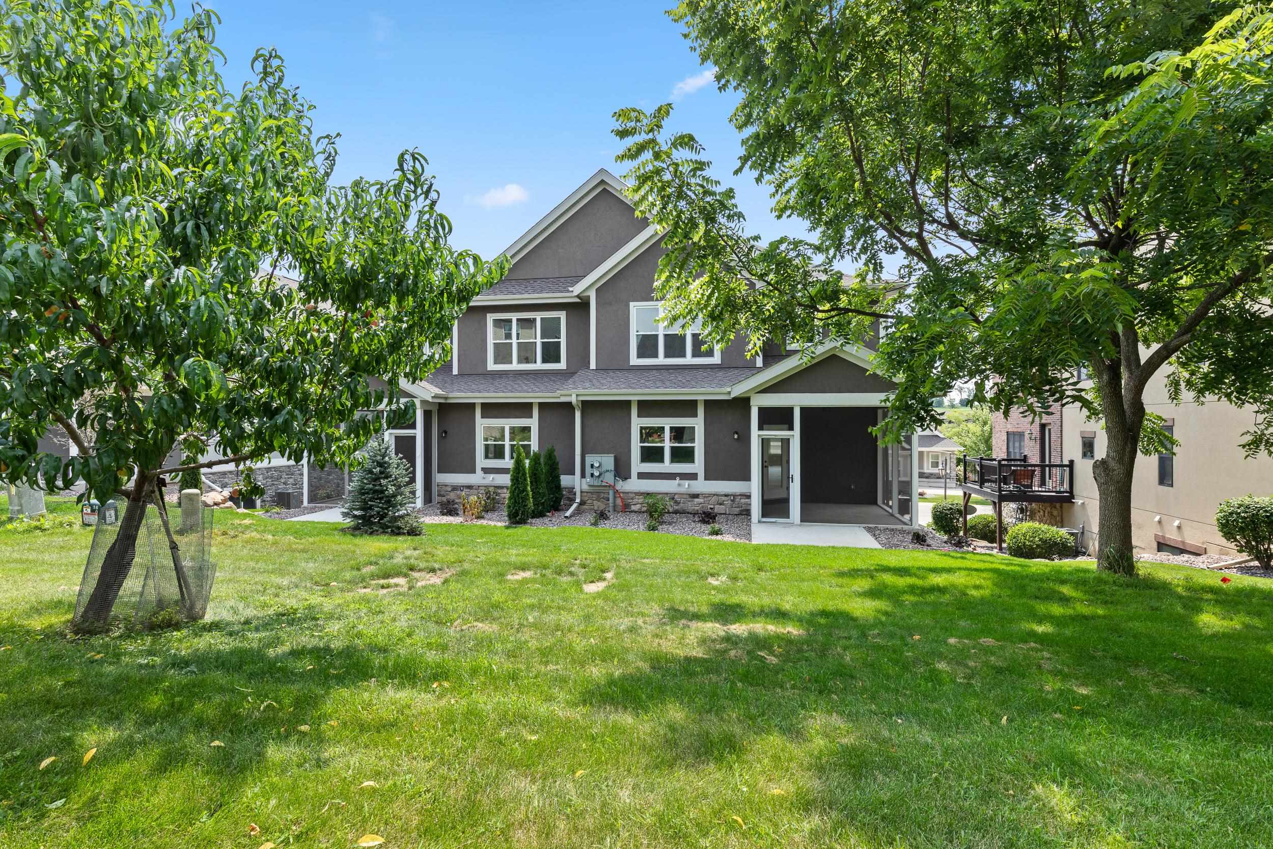 9076 Paddington Parkway