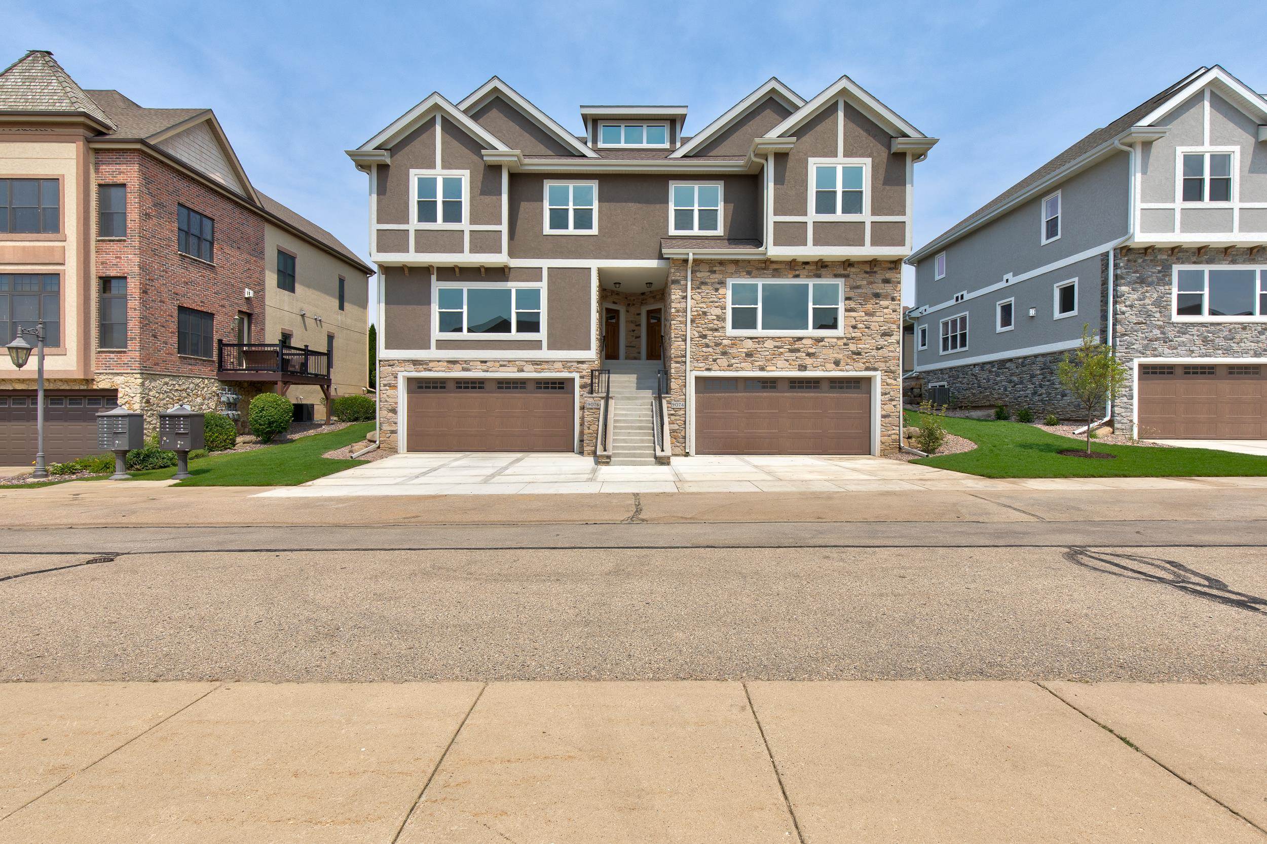 9076 Paddington Parkway