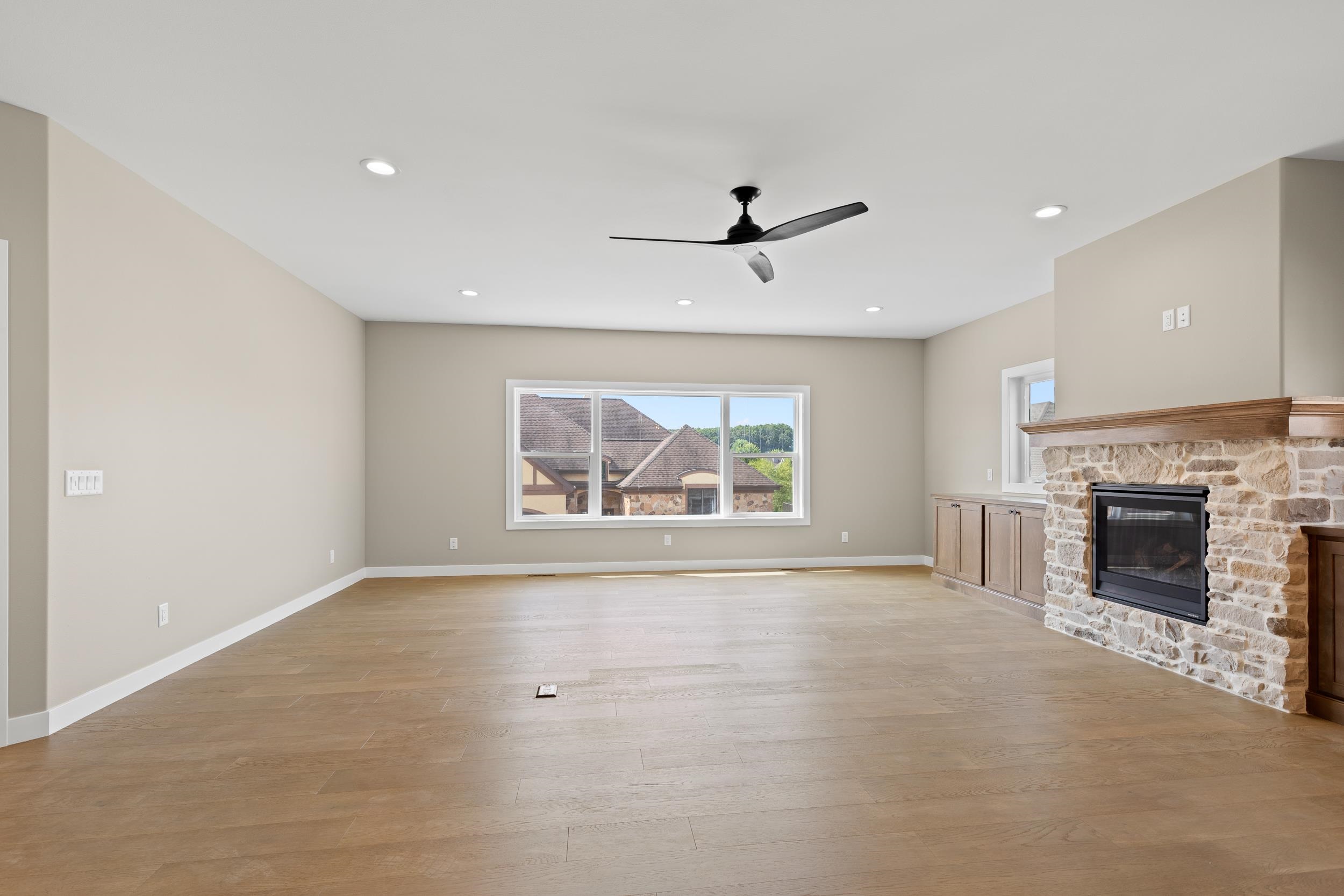 9076 Paddington Parkway