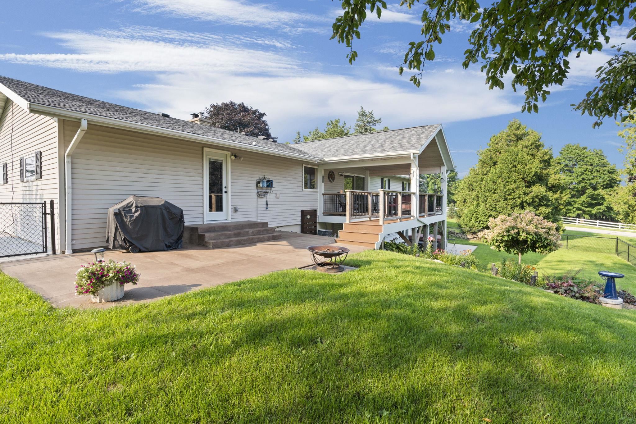 9185 County Road S