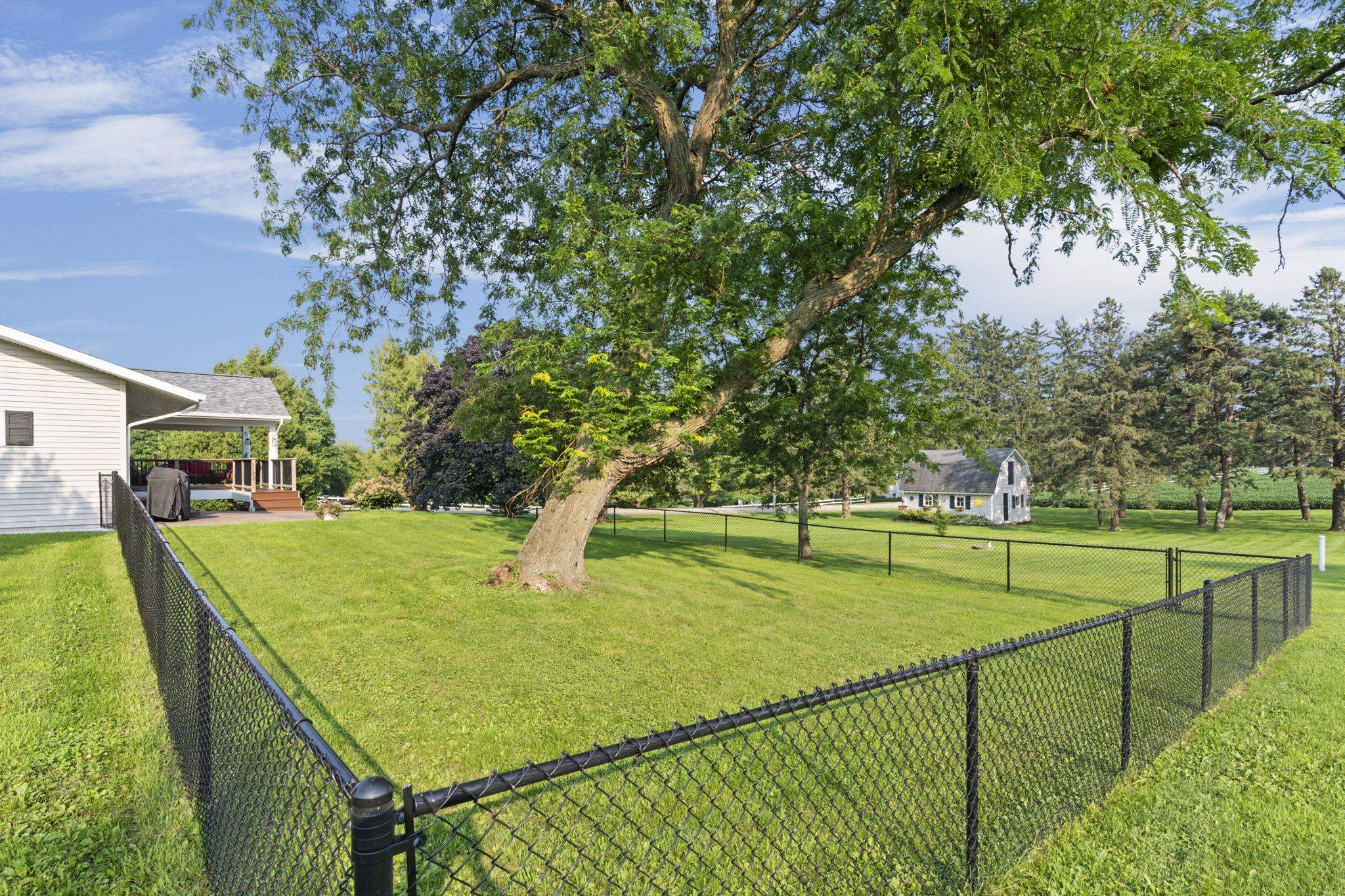 9185 County Road S