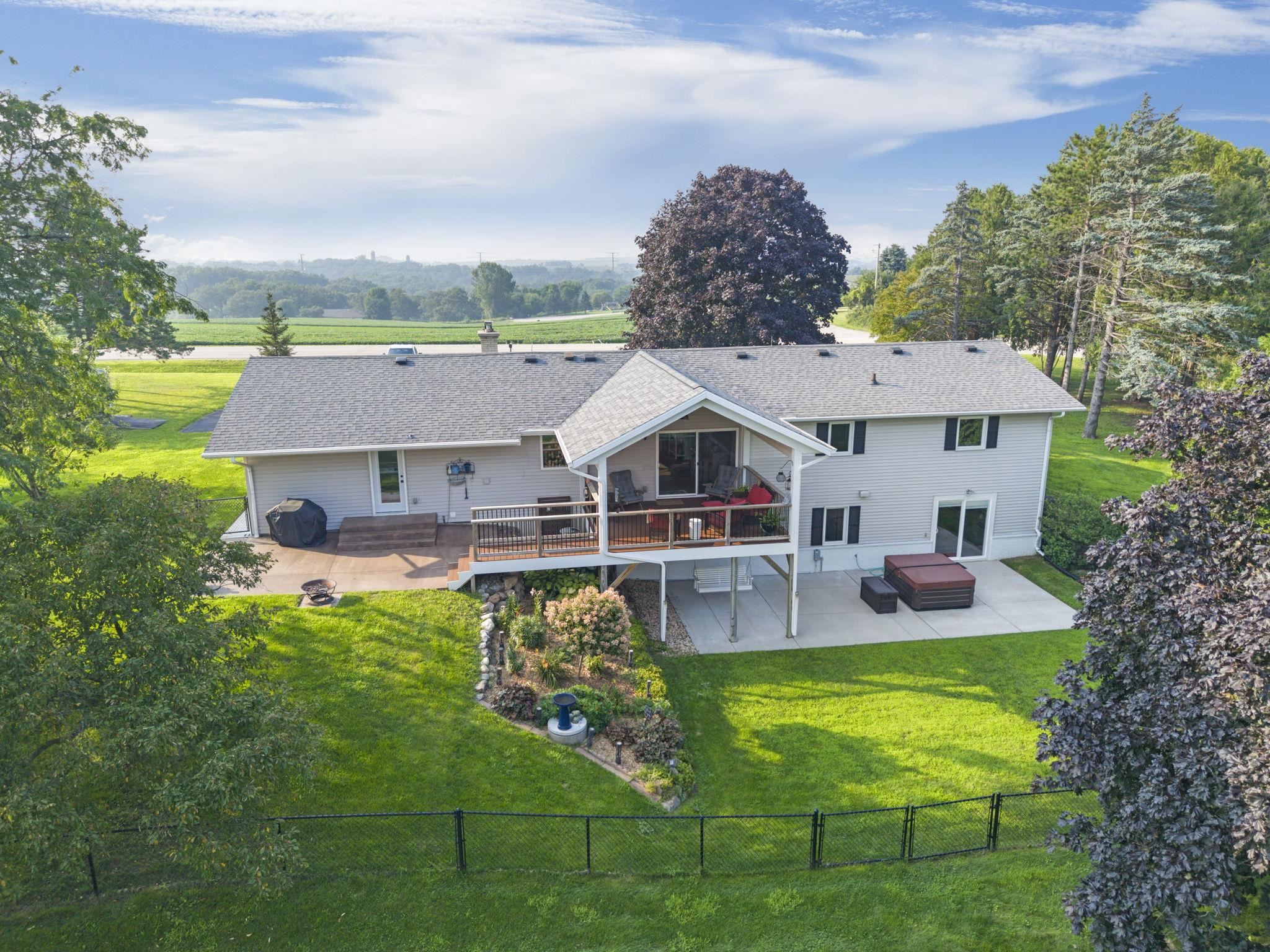 9185 County Road S