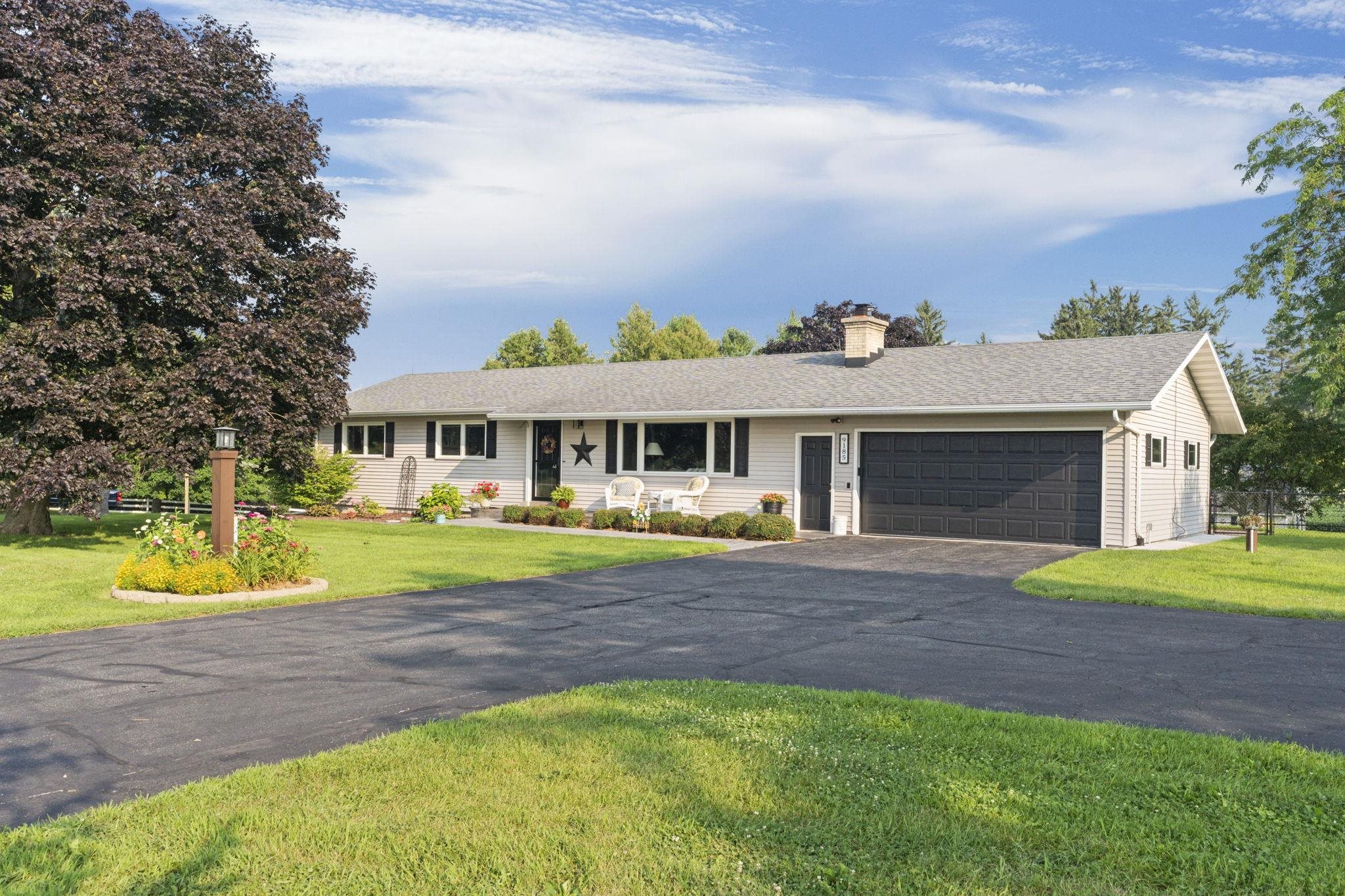 9185 County Road S